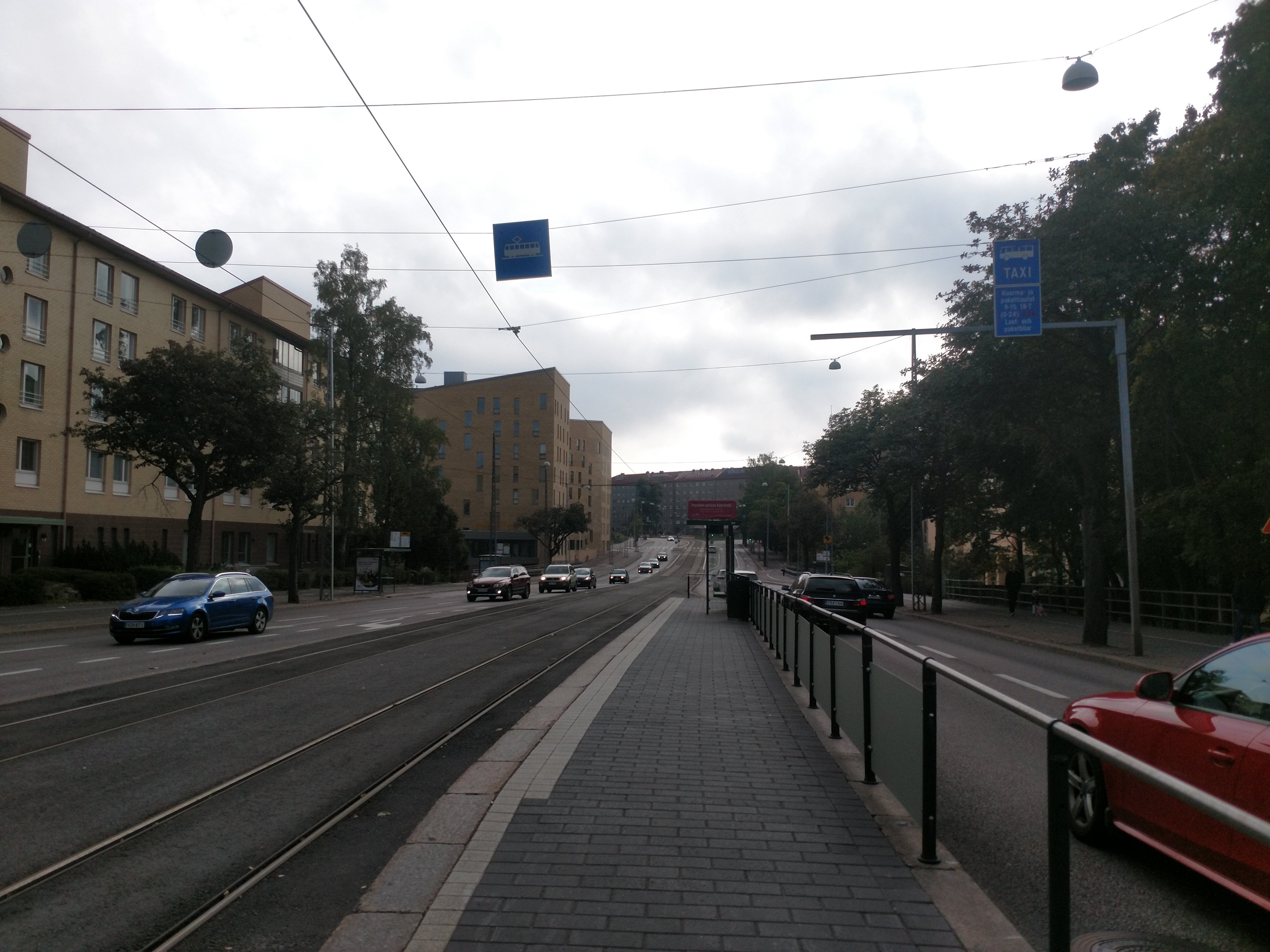 Pikku-Huopalahti, at Mannerheimintie Ruskeasuo, tram trailer 10 stop. rephoto