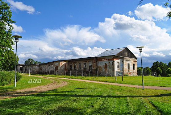 Ruins of Raadi Manor Gentlemen House rephoto