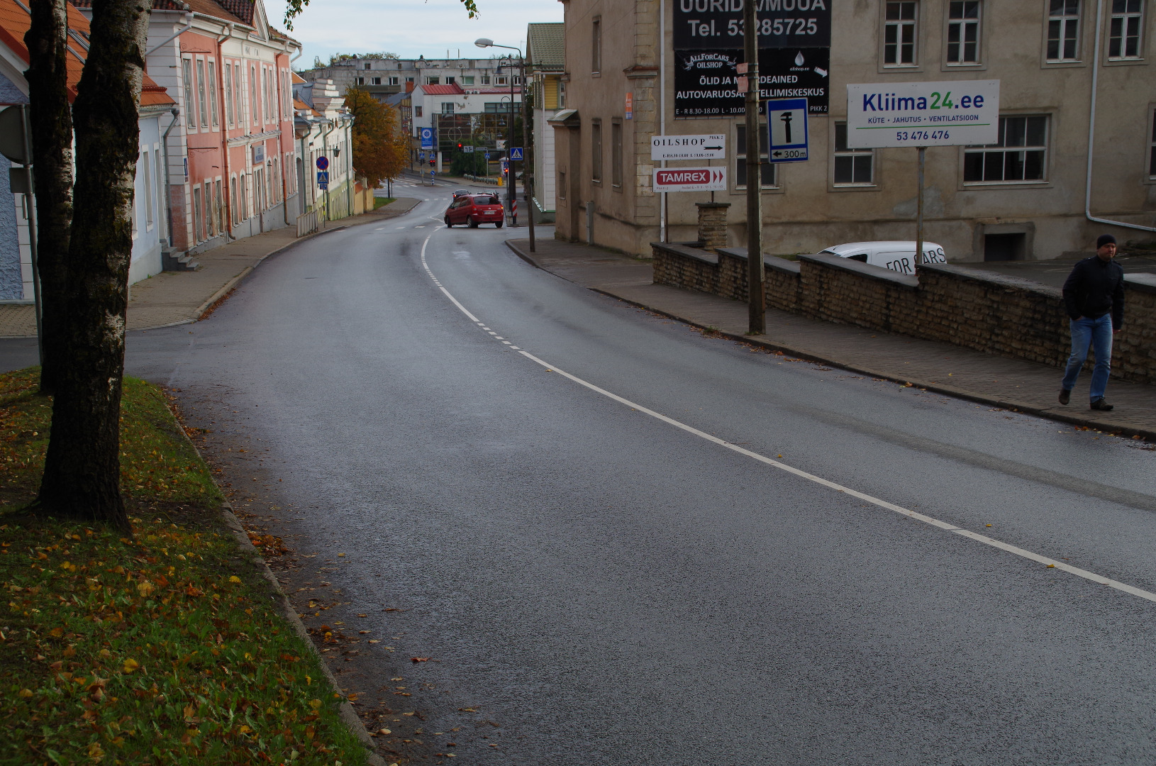 Poisid käruvärtnalt voolikuliini välja vedamas rephoto