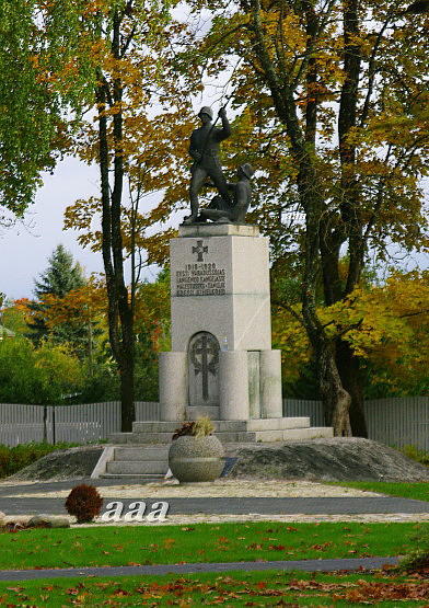 Monument for the fallen Dog War of Liberty. rephoto