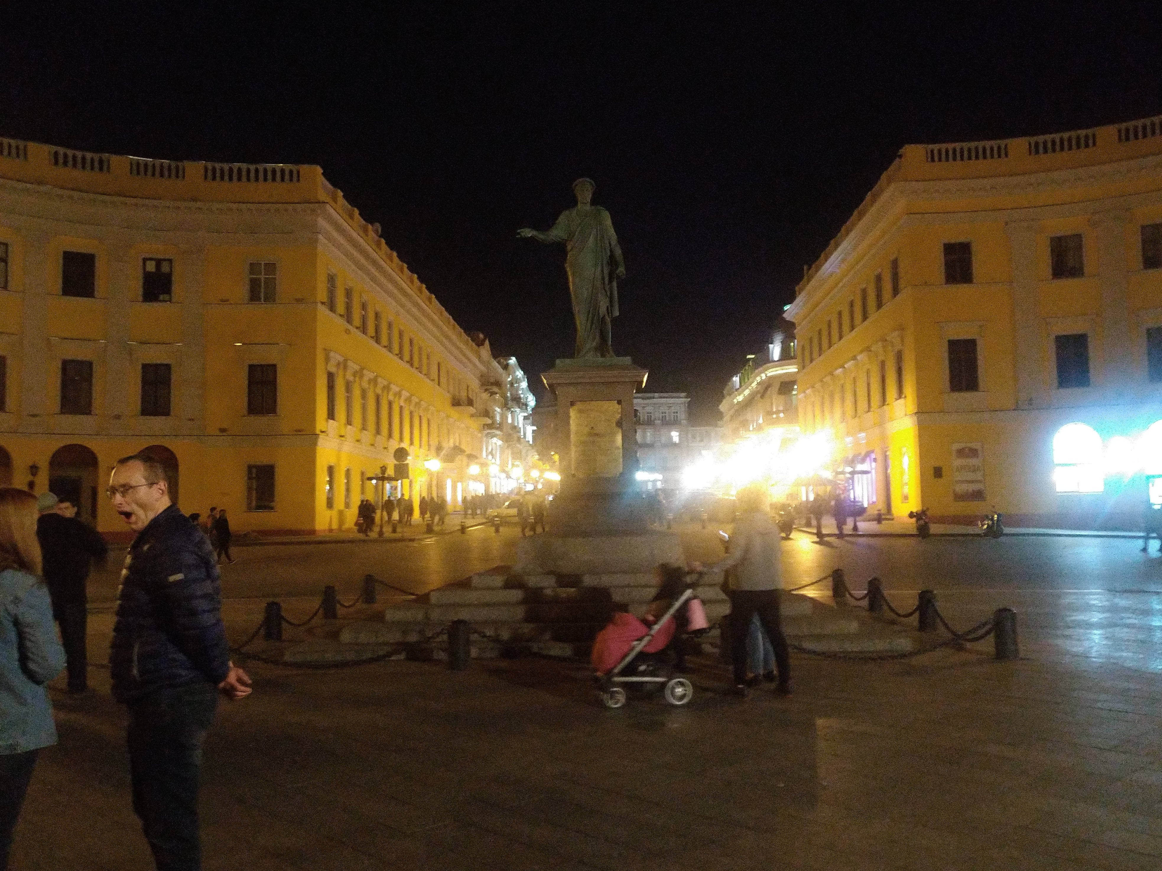 Odessa vaade. Nikolai bulvari algus ja Richelieu ausammas rephoto