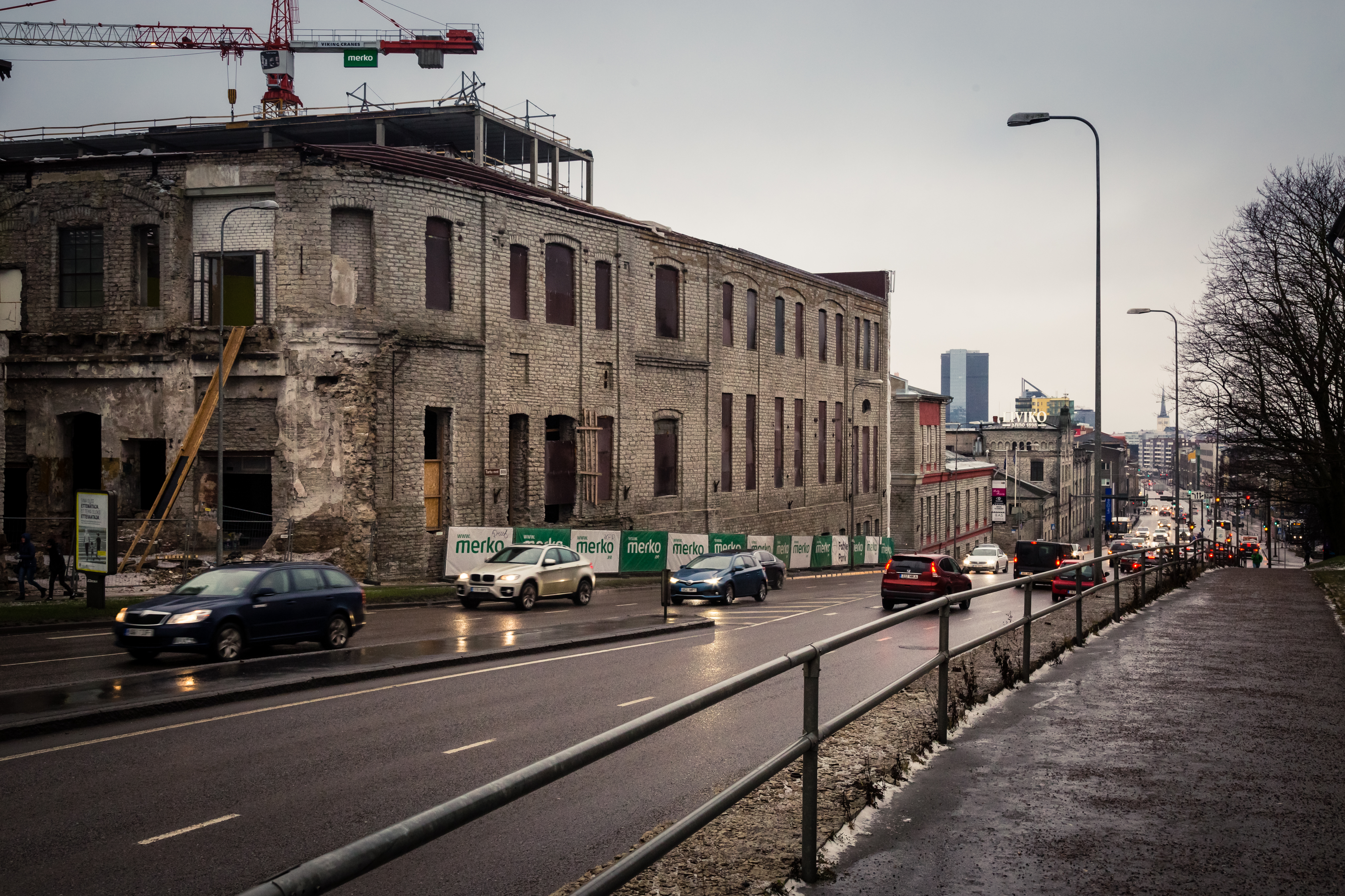 Tallinn, üldvaade Tartu maanteele Lasnamäel. rephoto