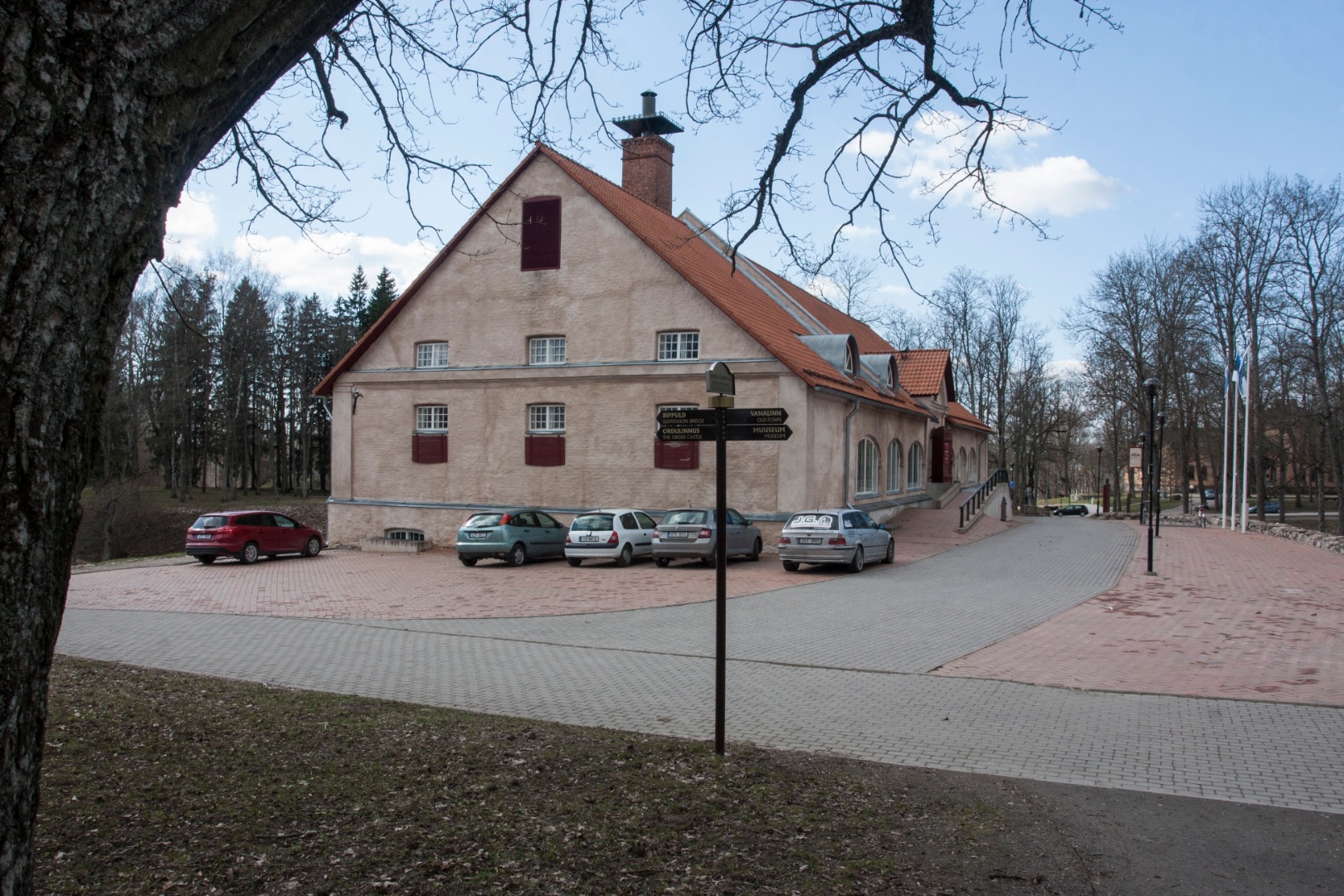 foto, Viljandi, I Kirsimägi, ait, 1980, foto E. Veliste rephoto