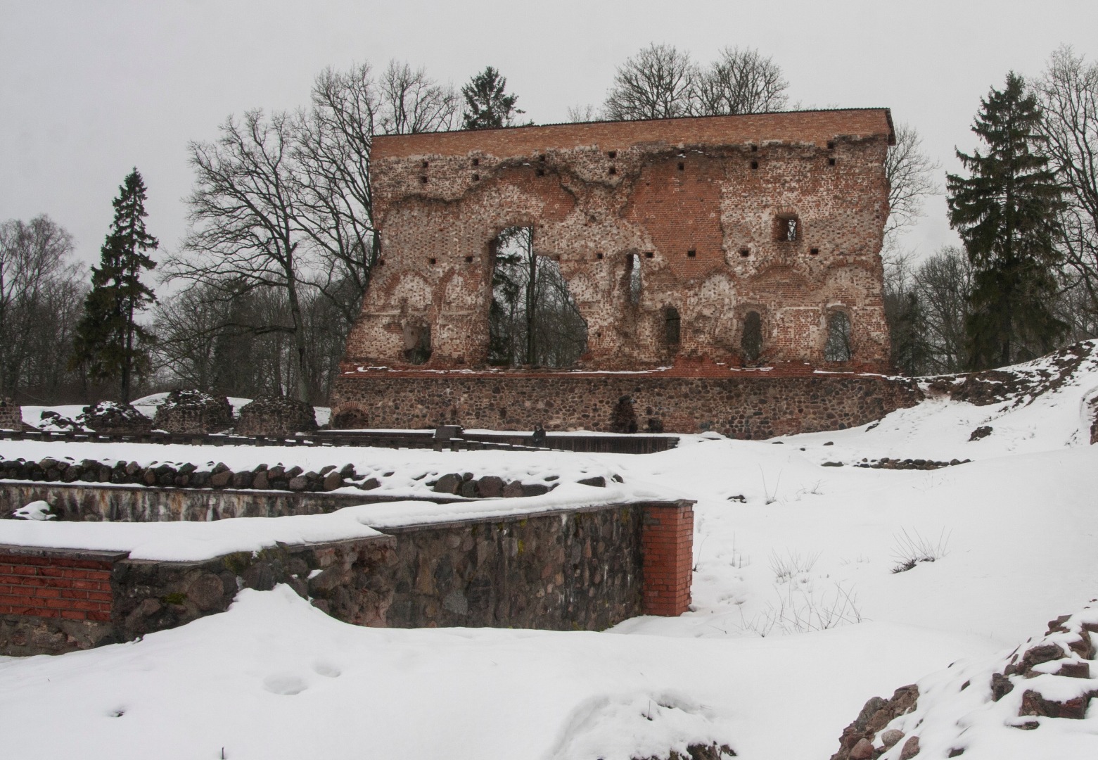 foto Viljandi ordulossi varemed, Kaevumägi 1942 talv foto T.Parri rephoto