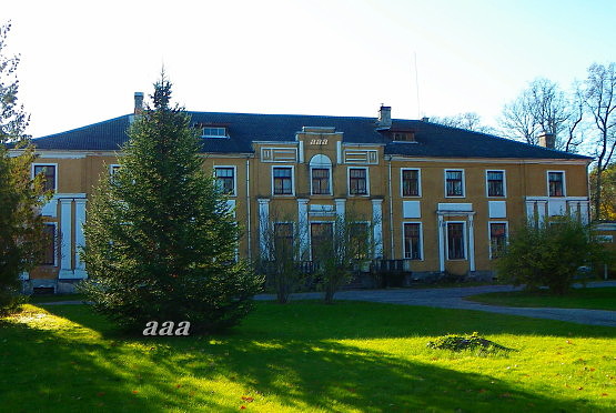 Foto. Väimela mõisa härrastemaja, pildistatud õue poolt. rephoto