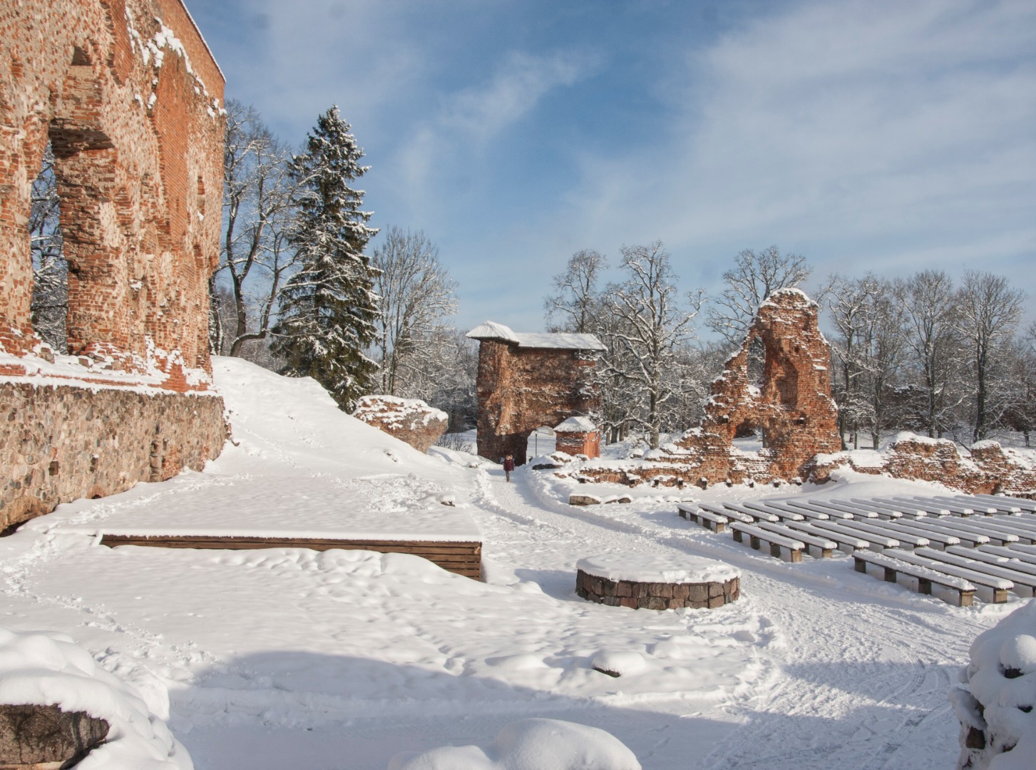 Viljandi castle roofs rephoto