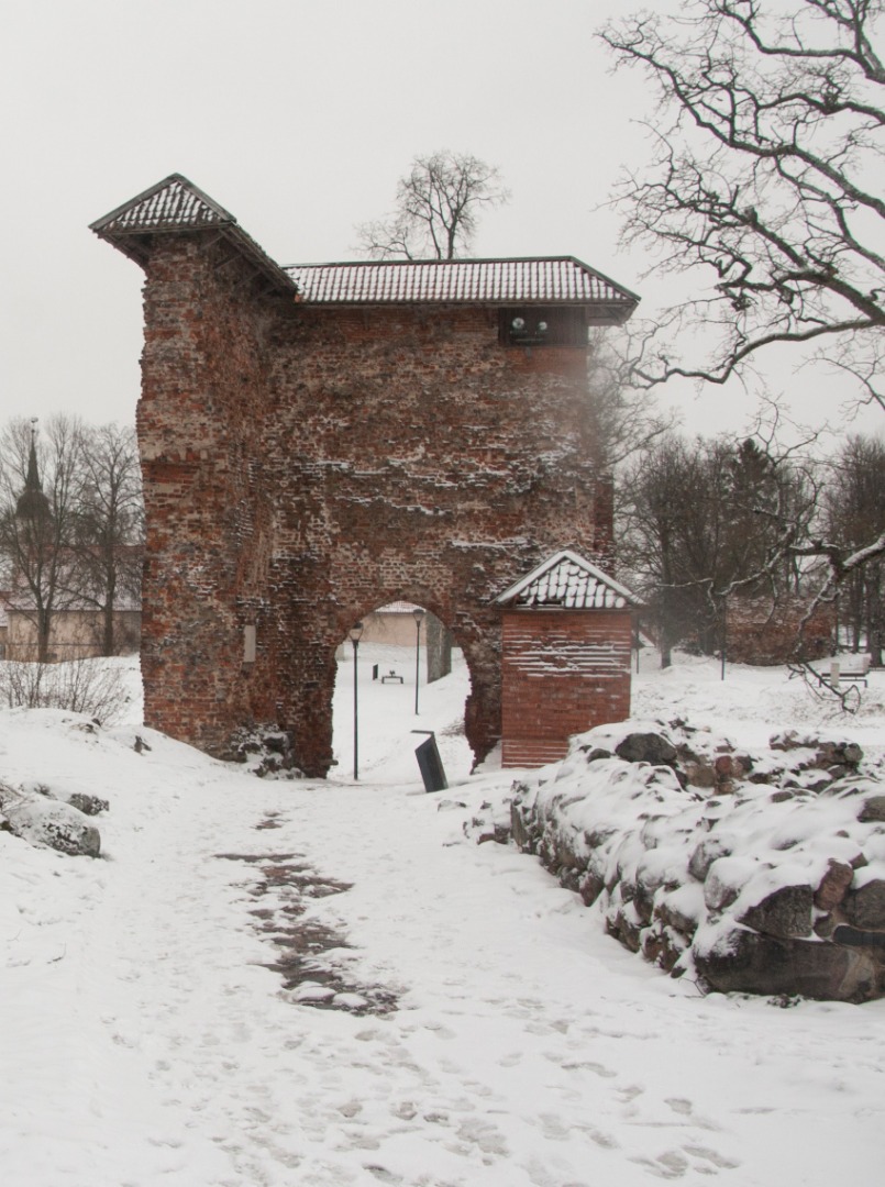 trükipostkaart, Viljandi, lossivärav Kaevumäe poolt, värviline, talv, u 1980, foto E. Loit rephoto