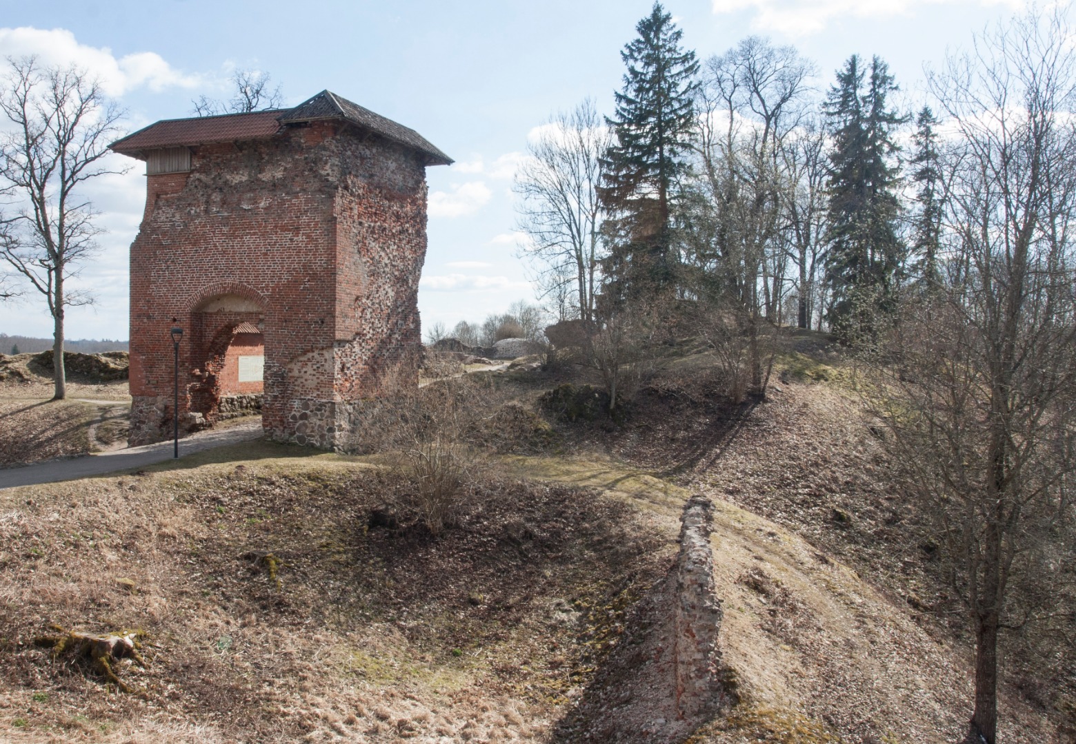Viljandi castle roofs rephoto