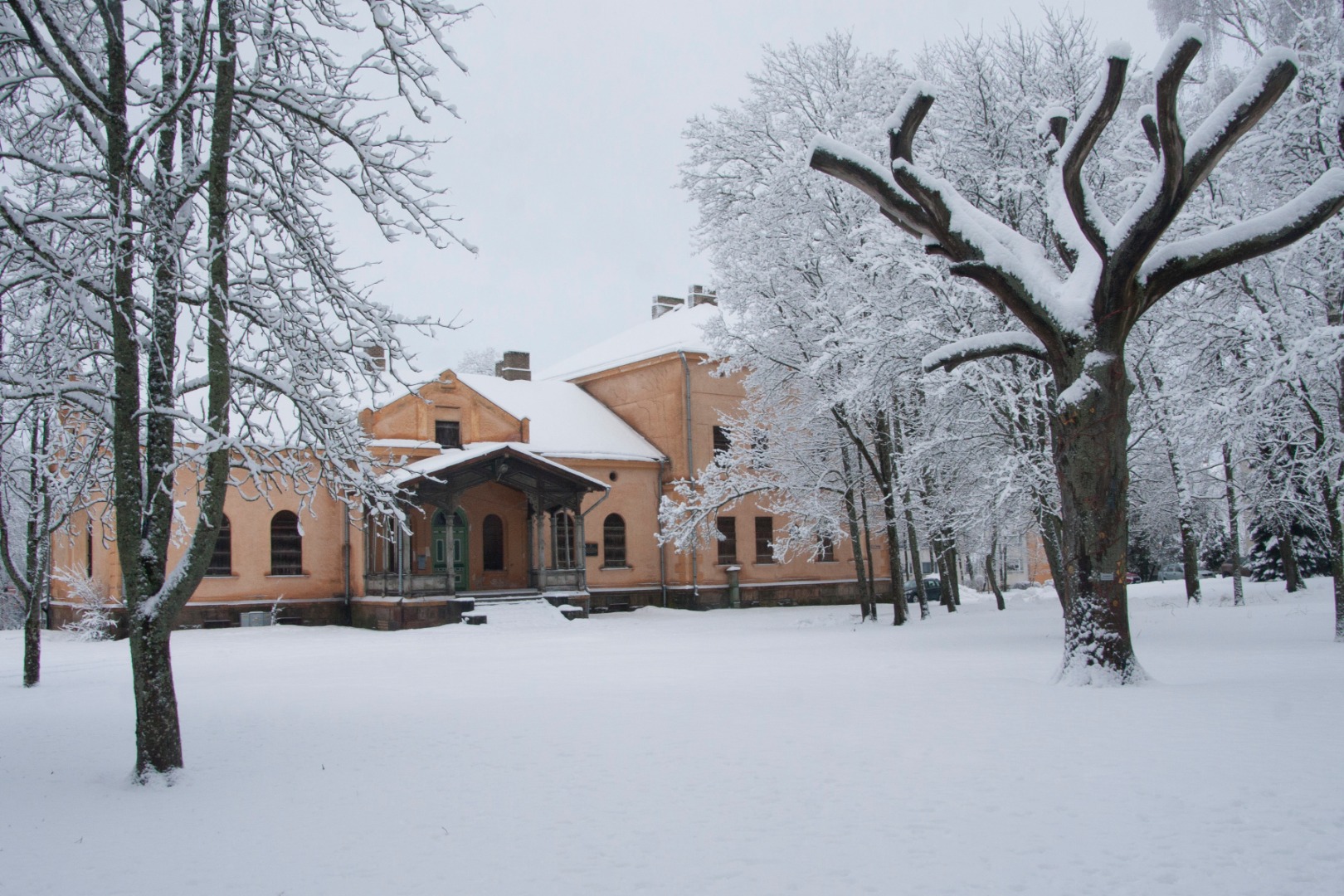 fotopostkaart, Viljandi, uus mõisahoone, talv, u 1928, foto A. Järvekülg, Jakobsoni tn 20 (2010: nr 24) rephoto