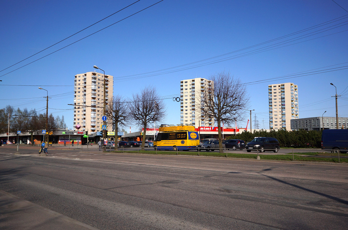 View of Nurmenuku store in Tallinn Väike- Õismäel rephoto
