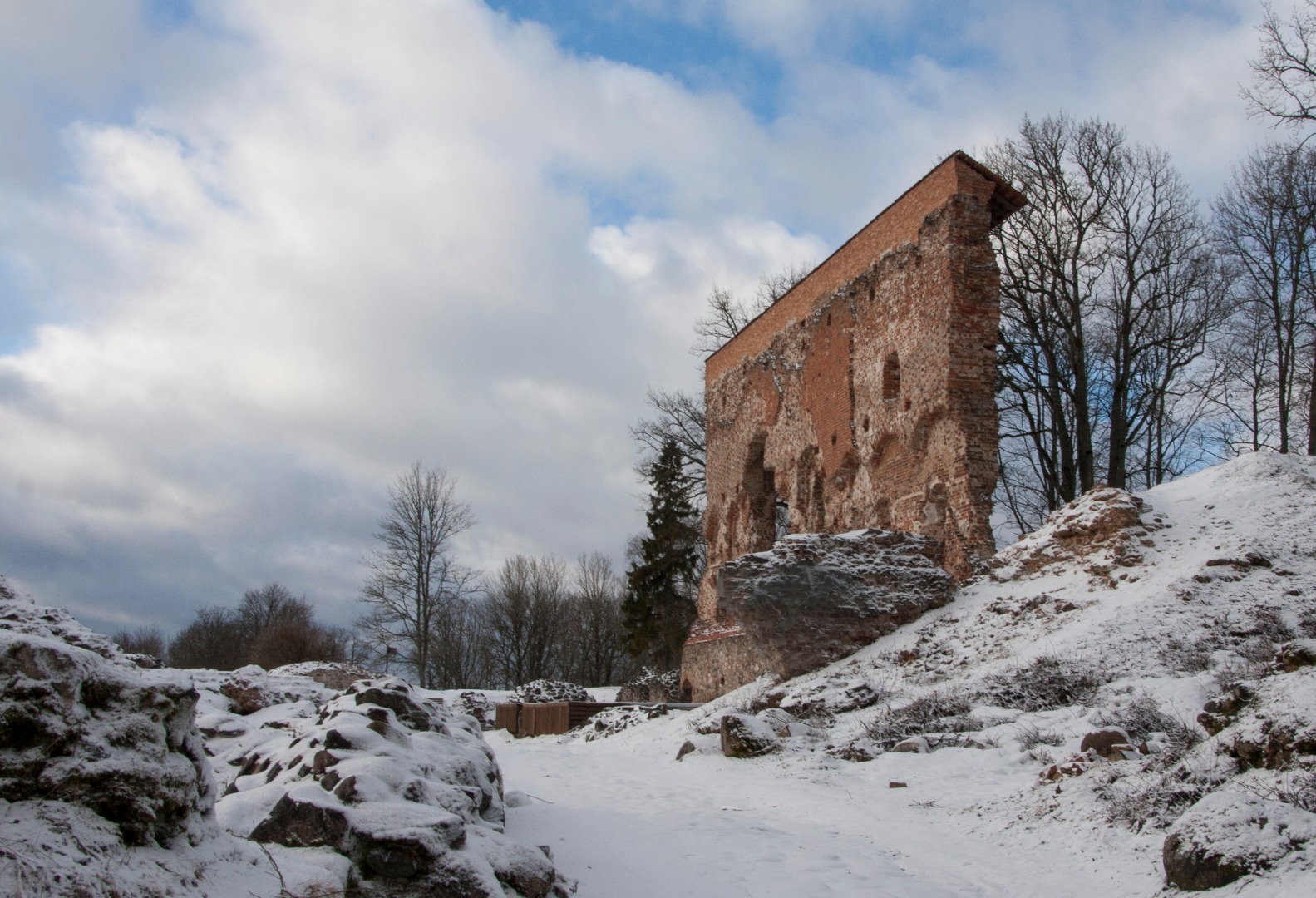 [viljandi castle roofs] rephoto