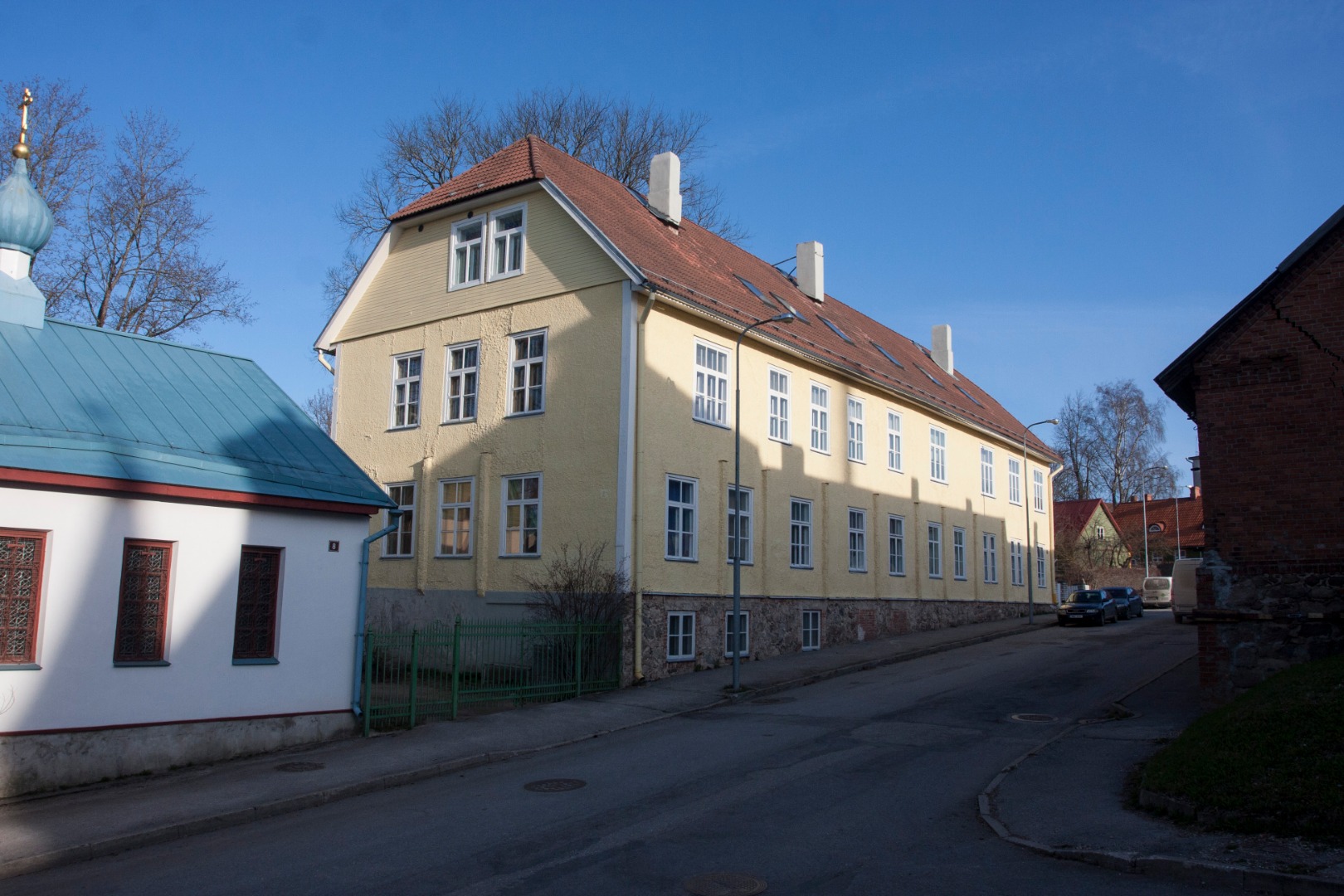 foto, Viljandi, Mäe tn 4, 8, haigla, laborihoone (nr 8 1998-st õu kirik), 1979, foto E. Veliste rephoto