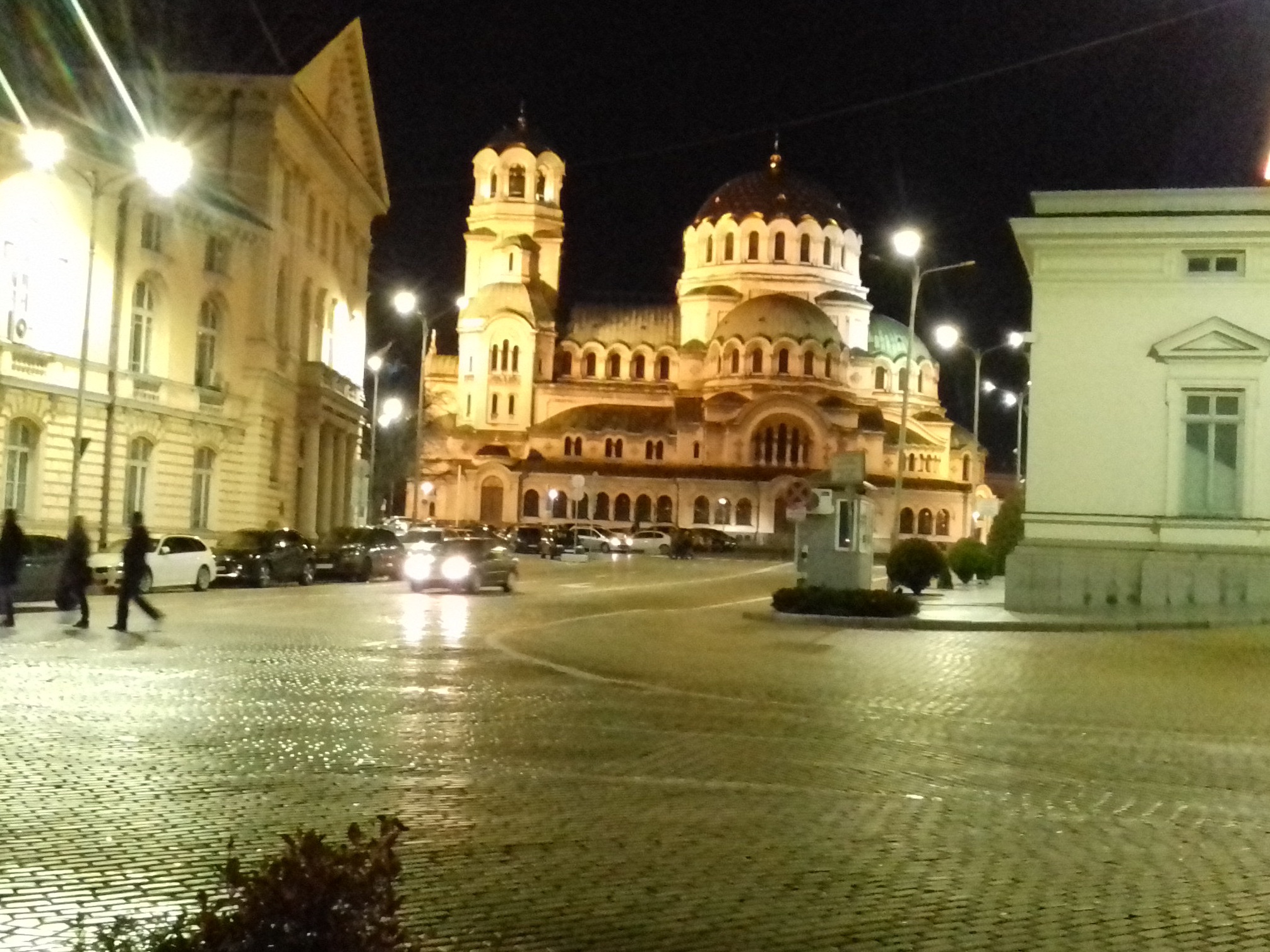 Turistid hanereas objektile suundumas rephoto