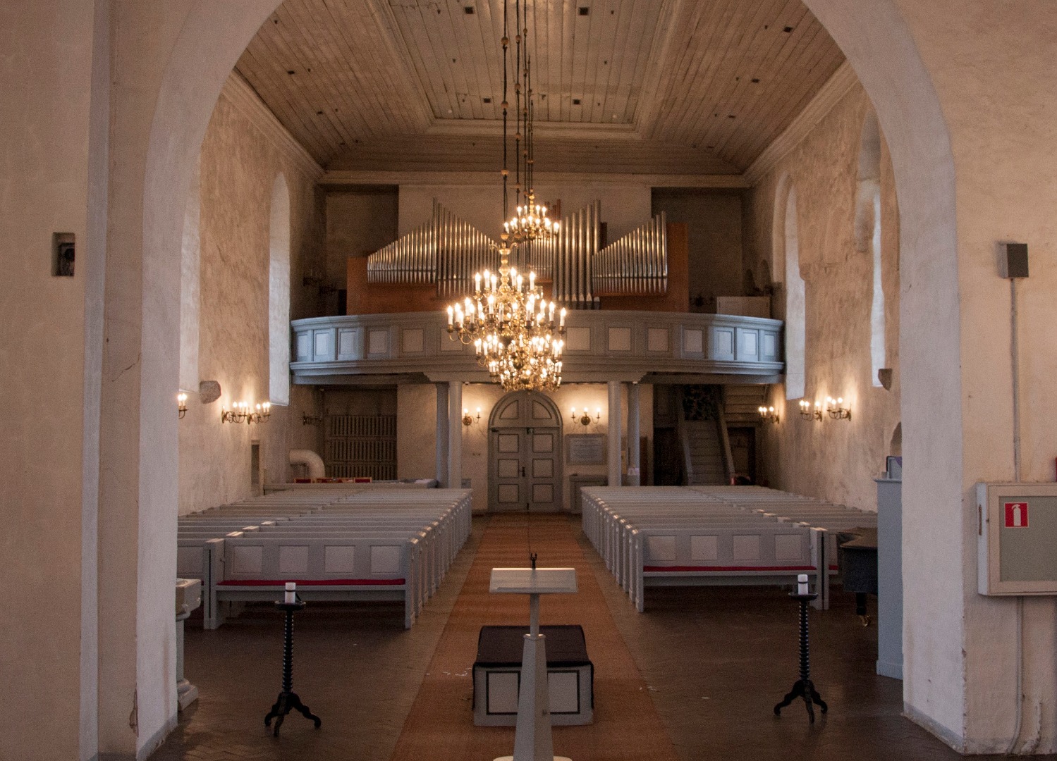 foto albumis, Viljandi, Jaani kirik, kantsel, pingid, orel, u 1915, foto J. Riet rephoto