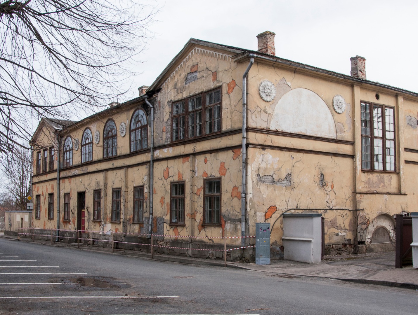 Haldushoone Viljandis, vaade piki tänavat rephoto