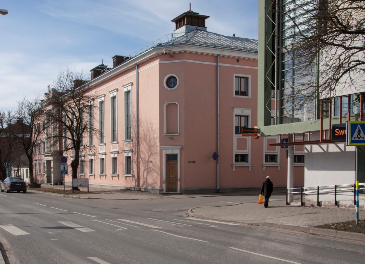 foto Viljandi, Tallinna tn 5 maja poolpõlenuna u 1944 rephoto