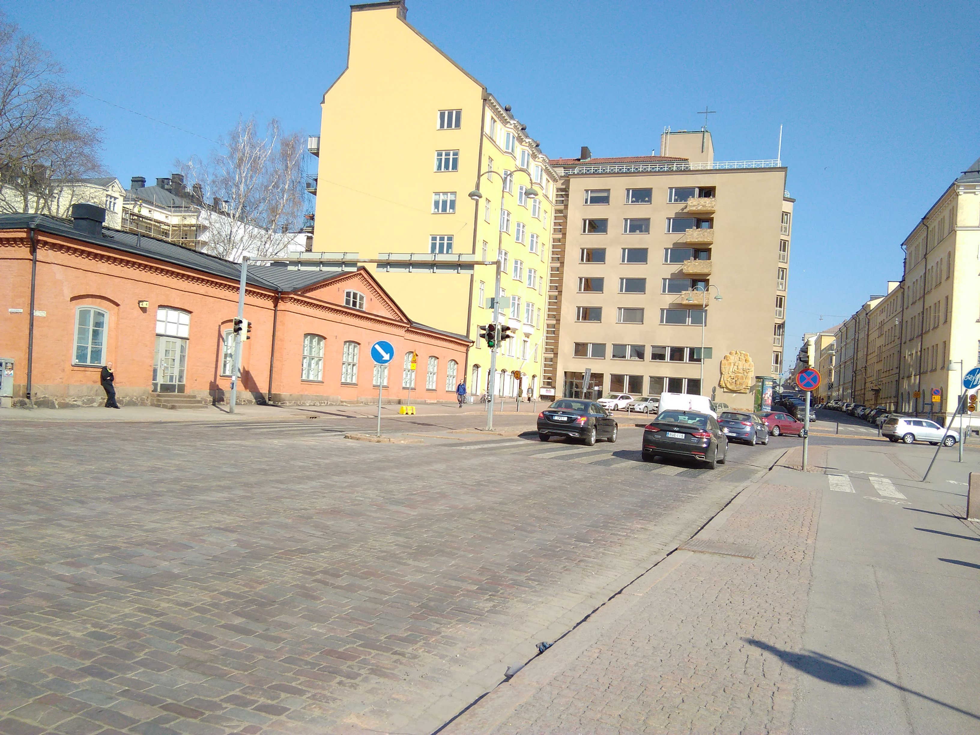 Kanavatori 2 (Meritullinkatu 4, 6, 3), Konstantininkatu (Meritullinkatu) 2, 4. Kuva Aleksanterinkadun kulmasta. rephoto