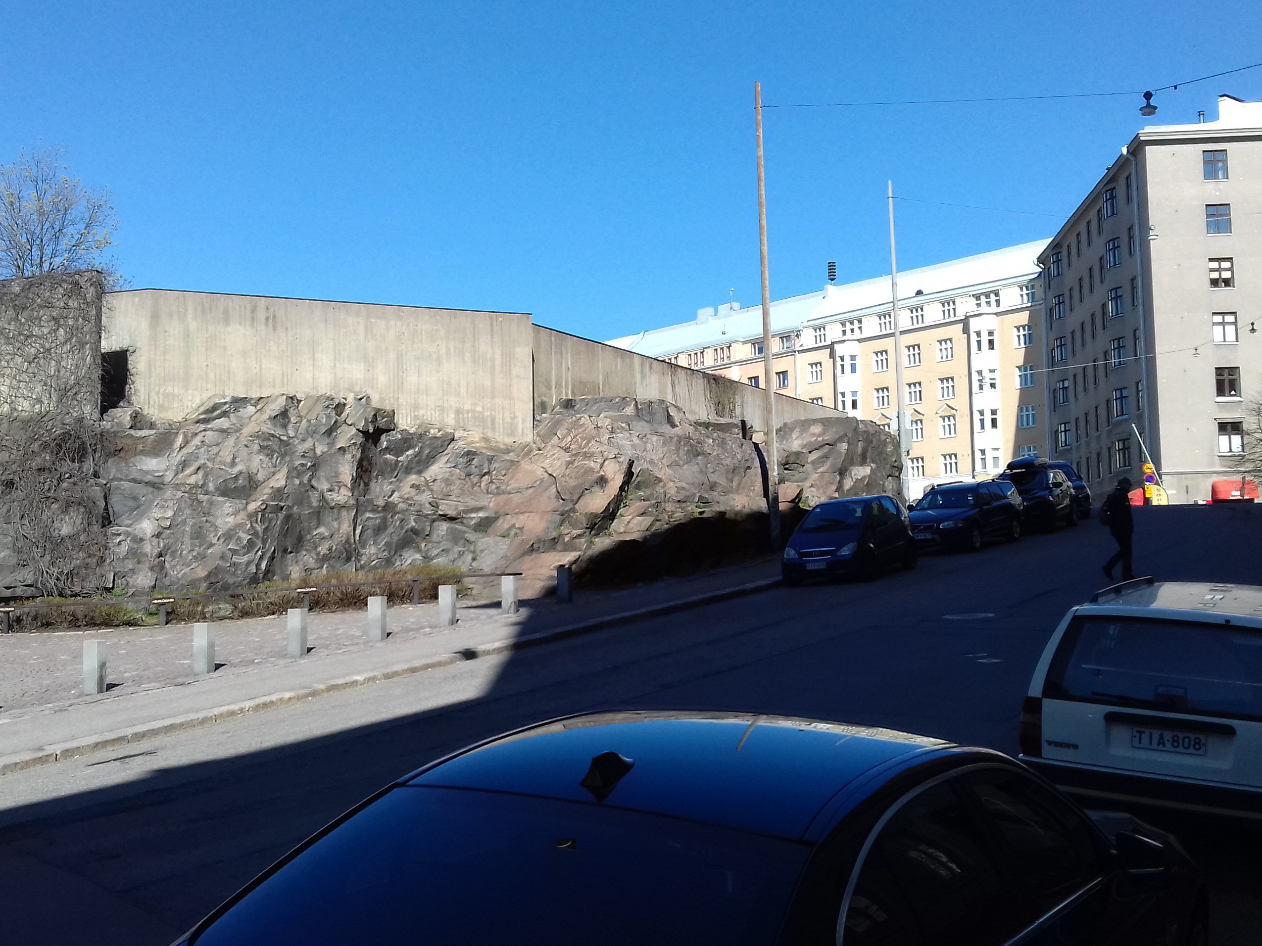 Temppeliaukio. Oikealla Lutherinkatu 8, 6. rephoto