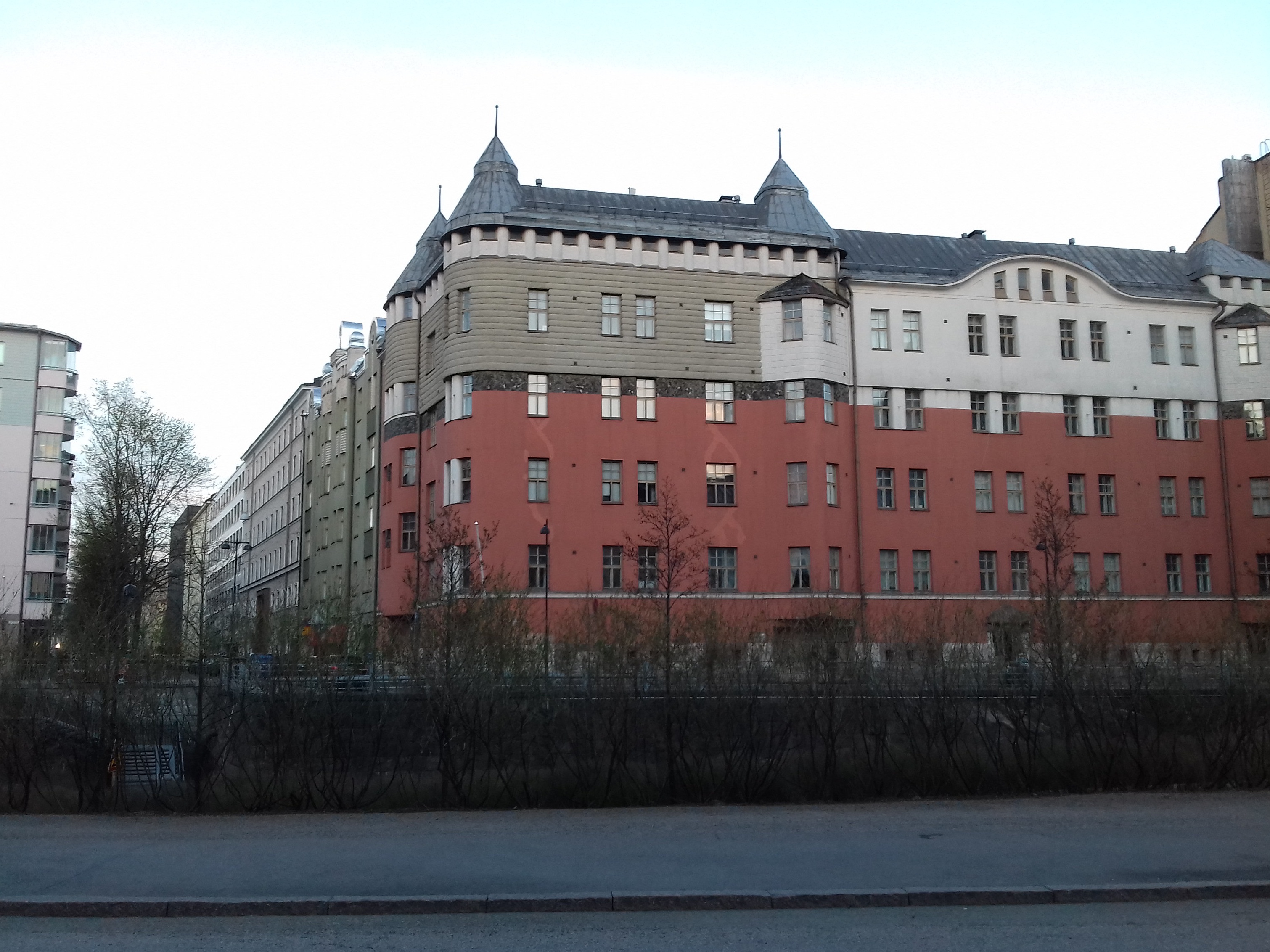 Eteläinen Rautatiekatu 18. rephoto
