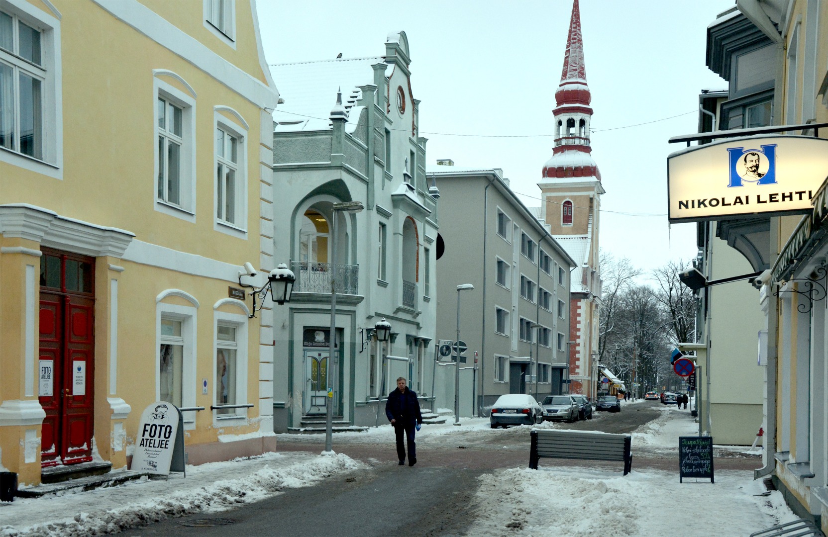 Nikolai Street, behind the left of the Pärnu Elisabeth Church. rephoto