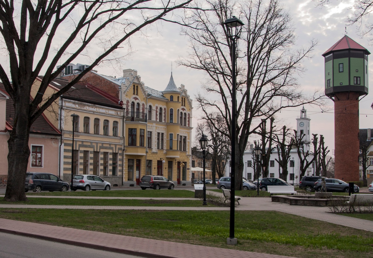 trükipostkaart, Viljandi, turuplats, apteek, hotell, monopol, kaev, veetorn, u 1914, foto A. Liventroem rephoto