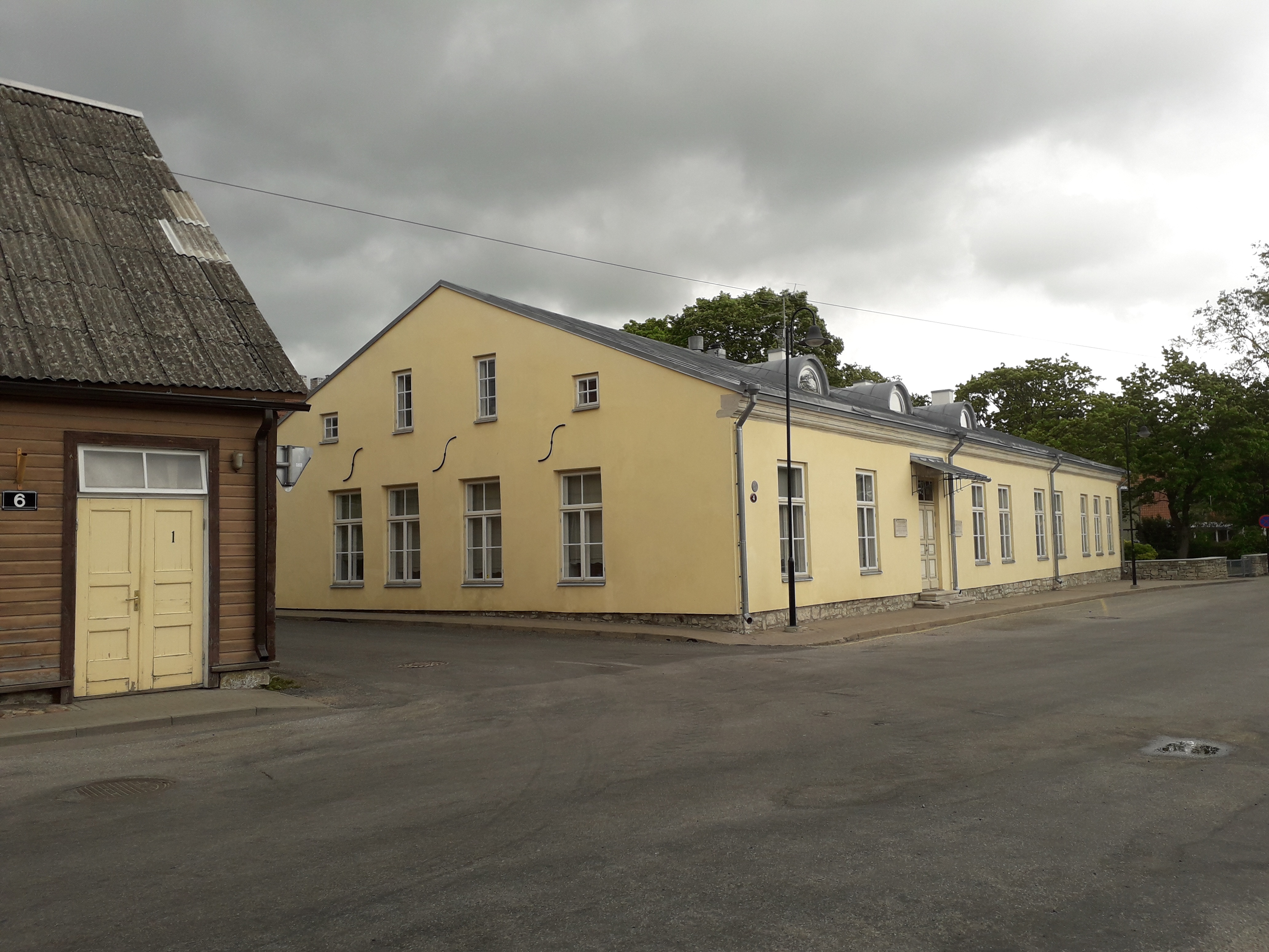 Castle school in Kuressaare 1906 rephoto