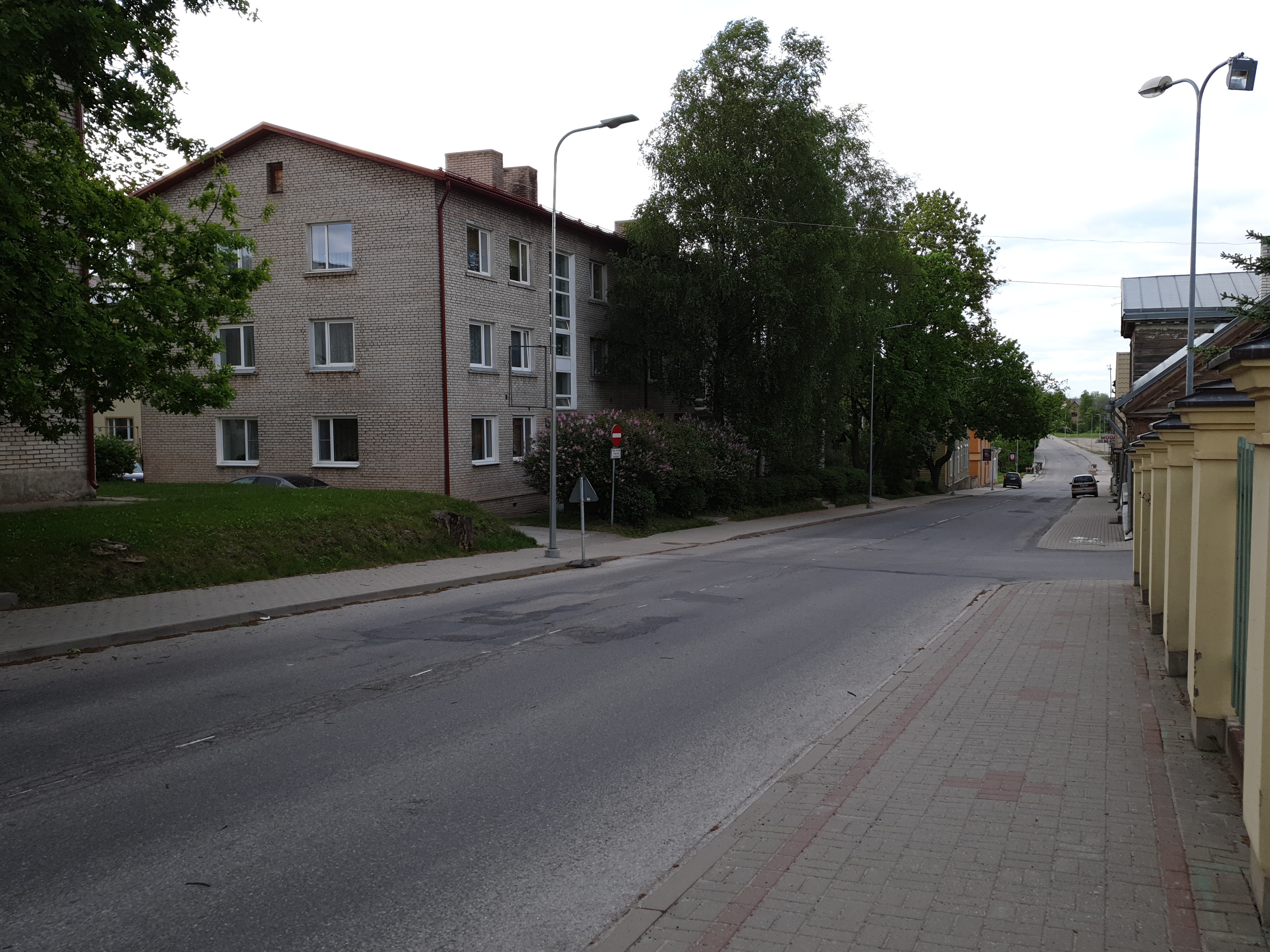 Photo. Võru. Tartu Street viewed from Jekaterina EÕK with view to the harder direction in the 1930s. rephoto