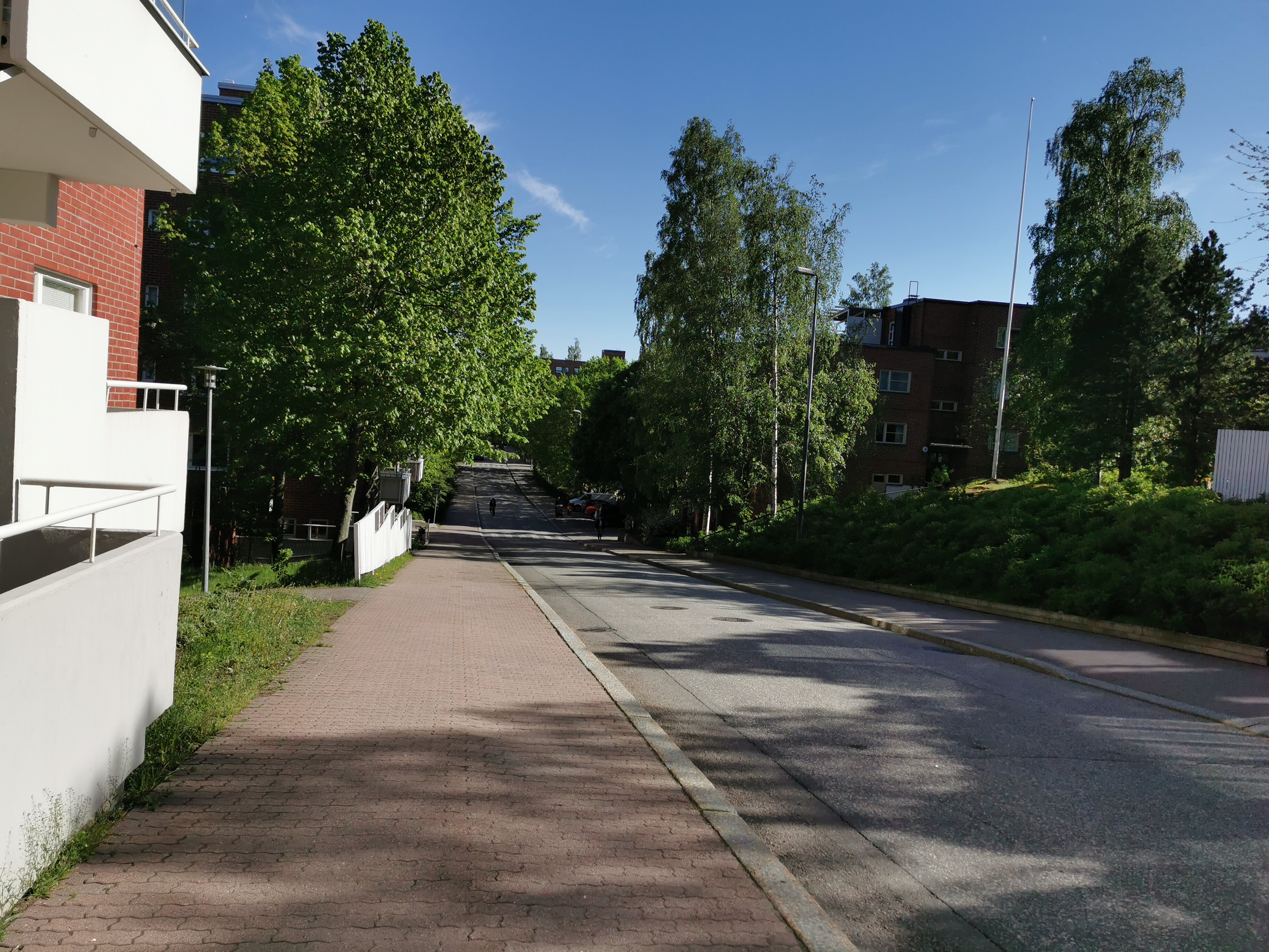 Pasila Länsi-Pasila.  Vasemmalla Maistraatinkatu 5.  Oikealla Maistraatinkatu 4. rephoto