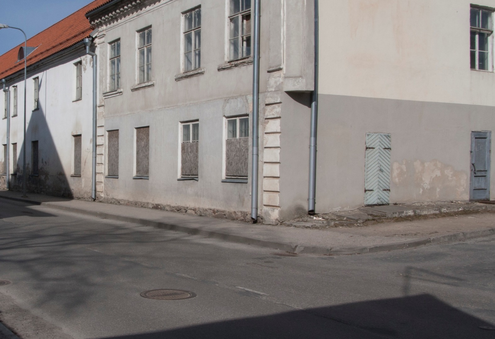 foto, Viljandi, Jakobsoni tn, Tallinna 18 hoone tiib, O. Bendi, u 1985, foto E. Veliste? rephoto