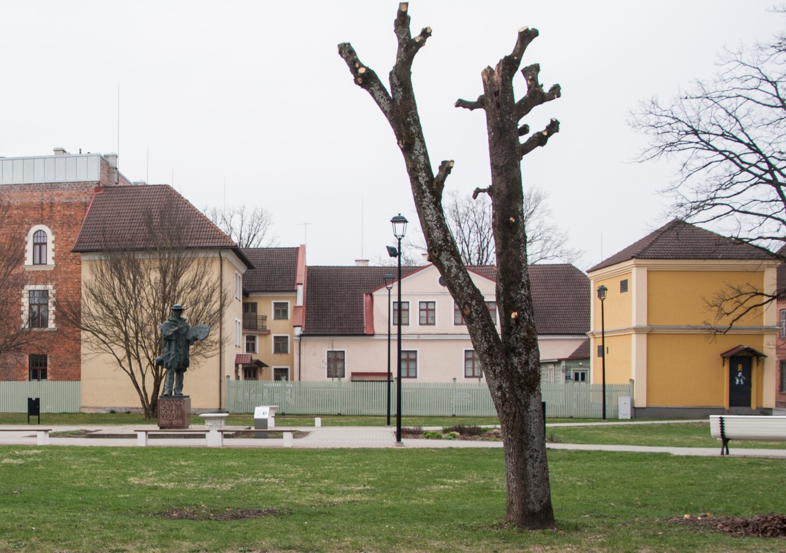 foto, Viljandi muuseum, ehitus, õu, Köleri park, 1993 rephoto