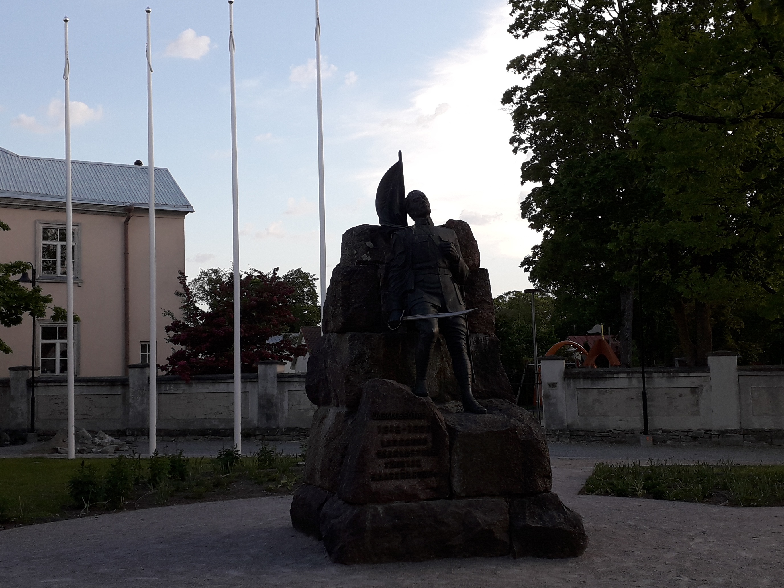 Kuressaare Vabadussõja monument rephoto
