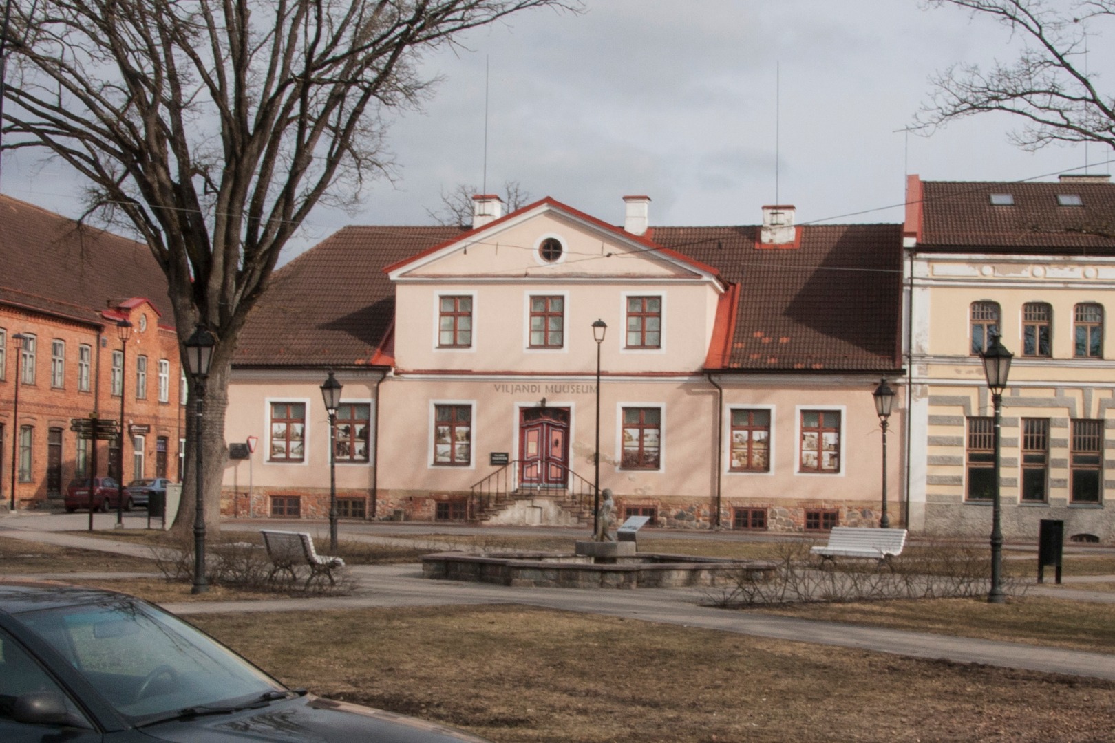 fotopostkaart, Viljandi, Laidoneri plats, apteek, 1934, foto T. Parri rephoto