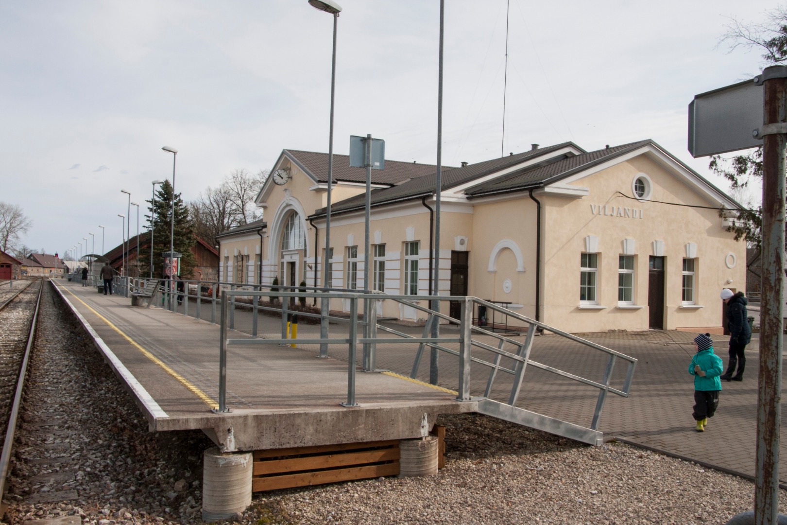 stereofoto, Viljandi, raudteejaam, ooteplatvorm, inimesed, u 1905 rephoto