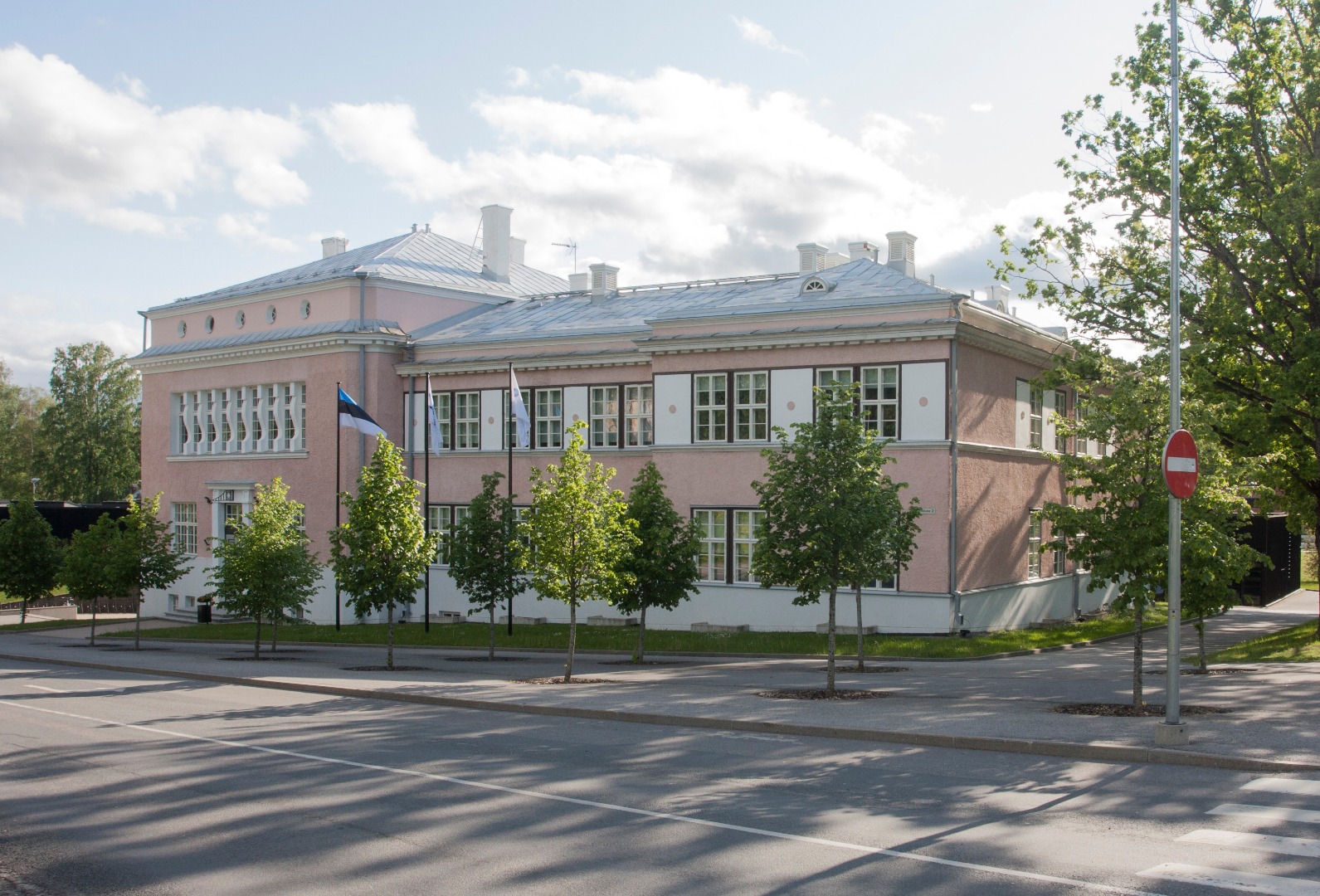 foto albumis, Viljandi, Valuoja kool (I algkool), u 1935 (2011 algkool liitus C.R.Jakobsoni nim kooliga, 2012 hoones riigigümnaasium), foto J. Riet rephoto