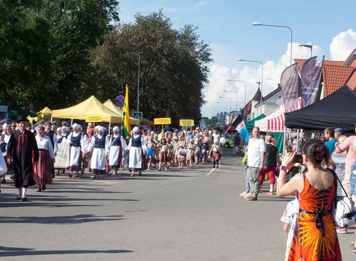 foto, Viljandi, Tallinna tn algus, takso (Pobeda) 1960 rephoto