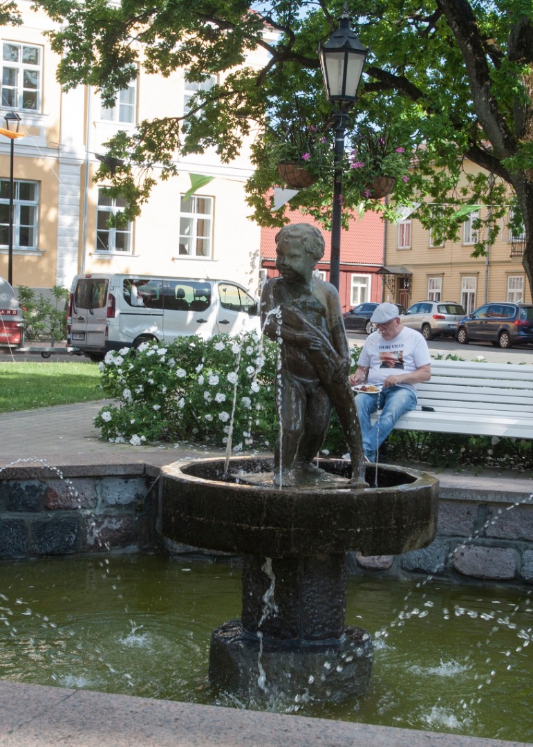 fotonegatiiv, Viljandi, Laidoneri plats, purskkaev rephoto