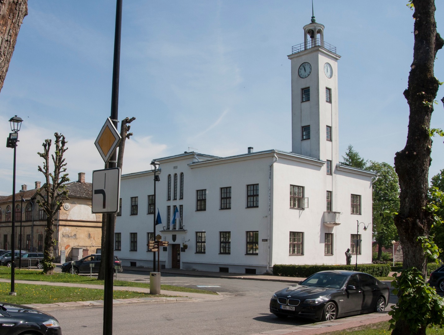 Viljandi Raekoda (the original building 1768-1774, at the clock of 1838, the current external shape of 1931). rephoto