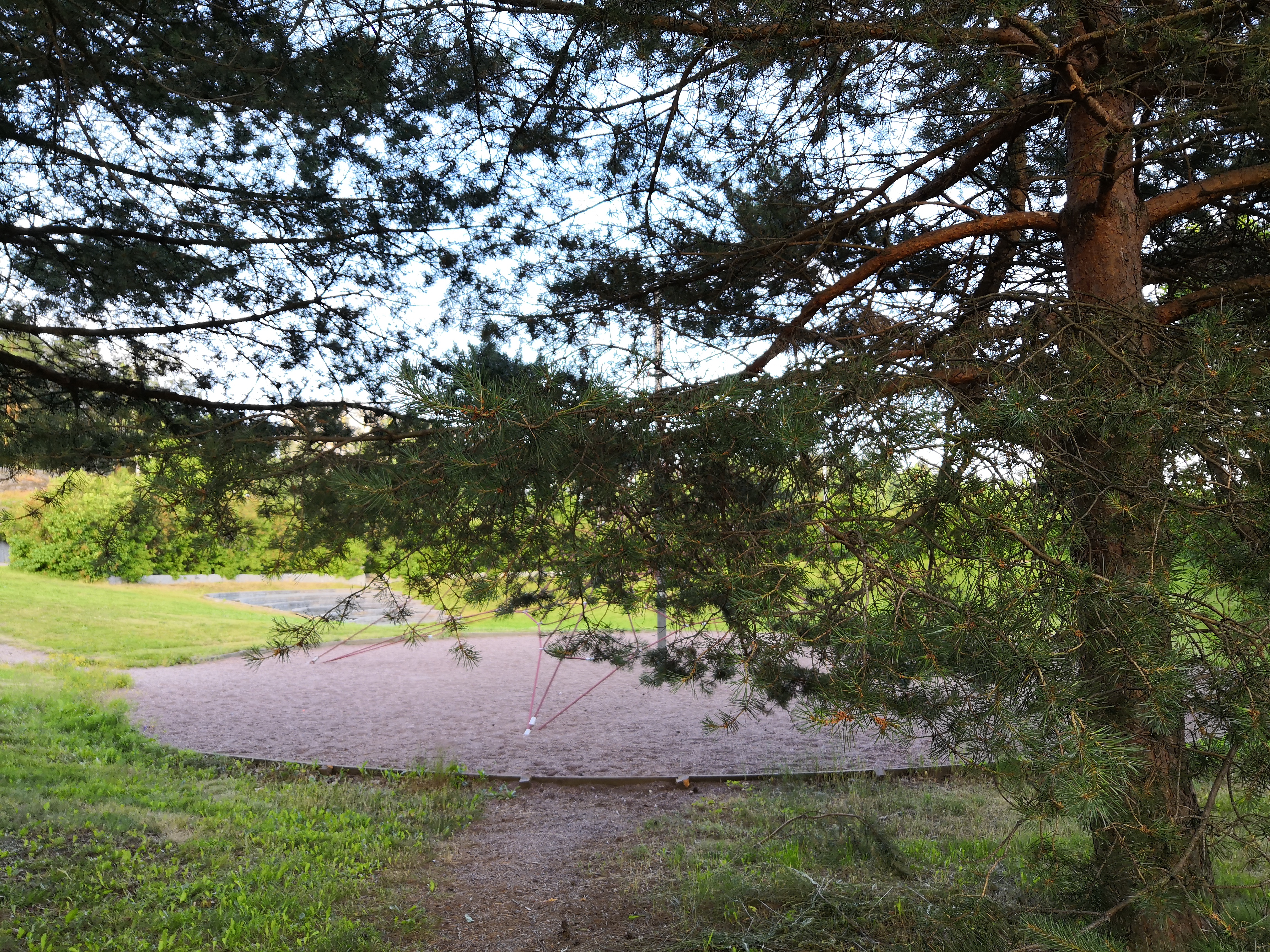 Asukaspuisto Kipinäpuistossa Kivikossa rephoto