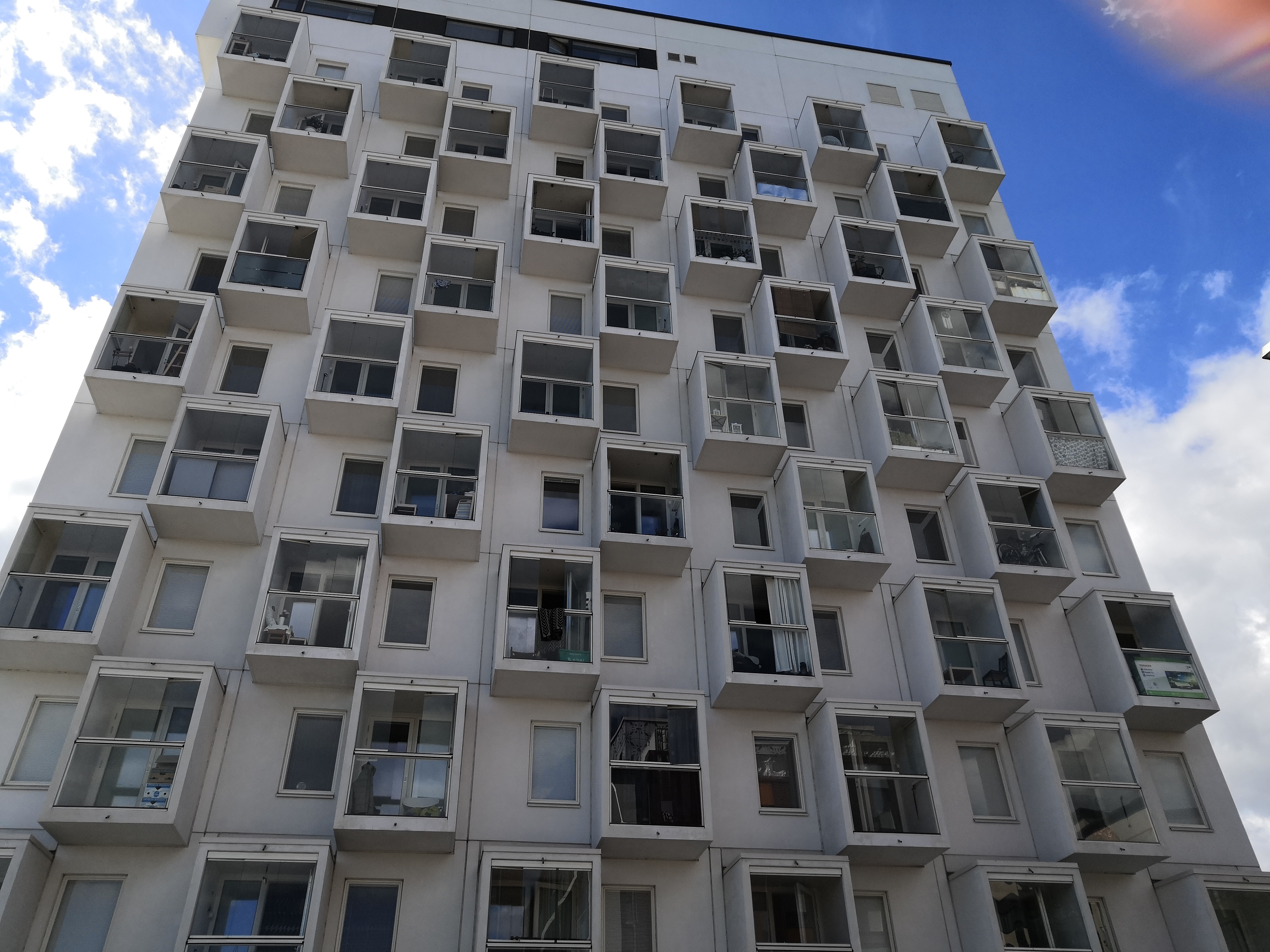 Rastilan uusia taloja talvella Rastilan metroaseman läheisyydessä. rephoto