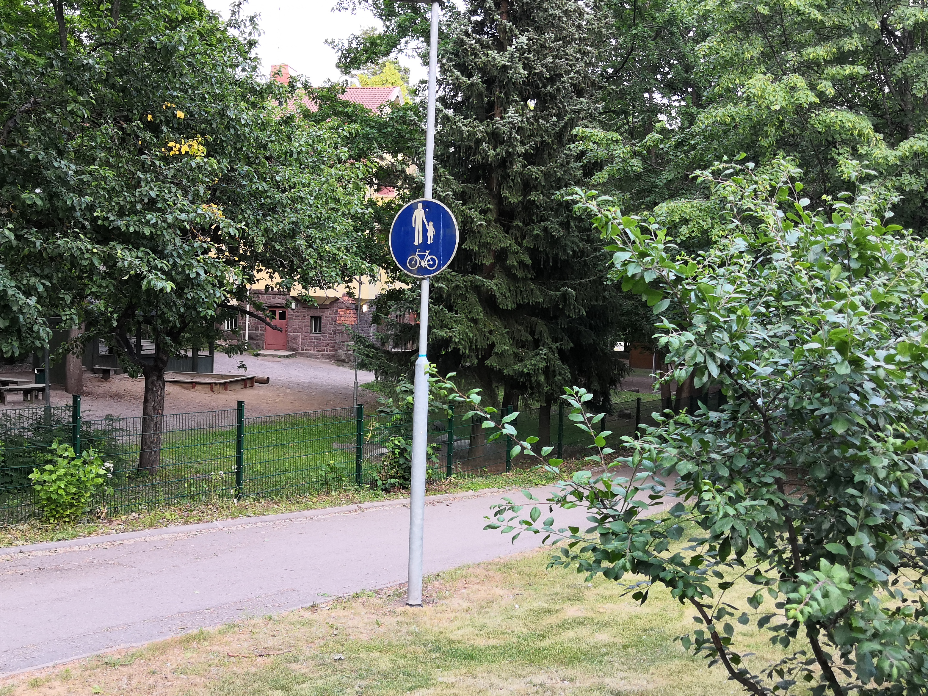 Villa Öller, epävirallisesti villa Maryhill. Erottajantie ( =  Jokipellontie 15 ). Pukinmäki. rephoto