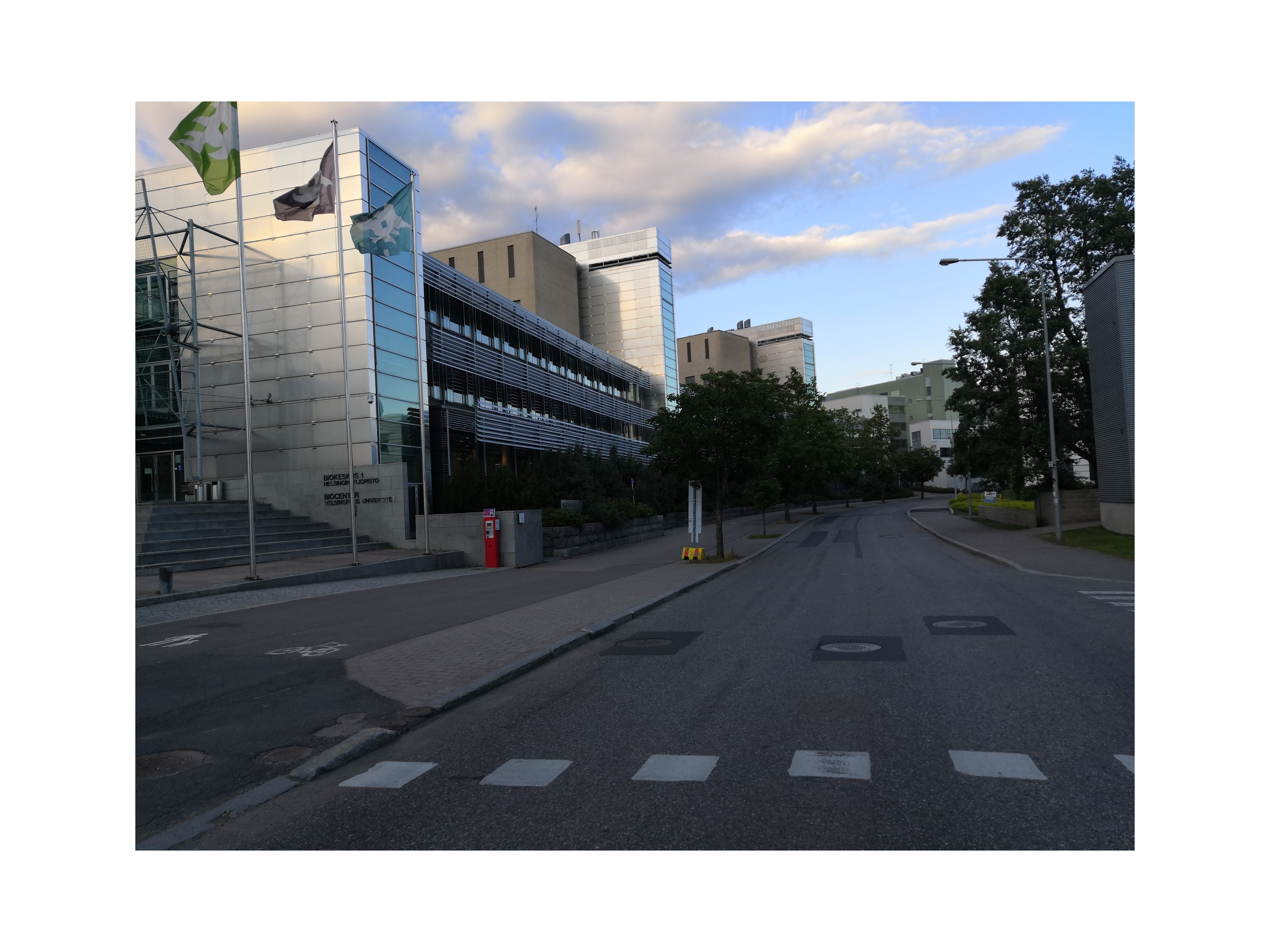 Helsingin yliopiston biokeskus Viikin tiedepuistossa. rephoto
