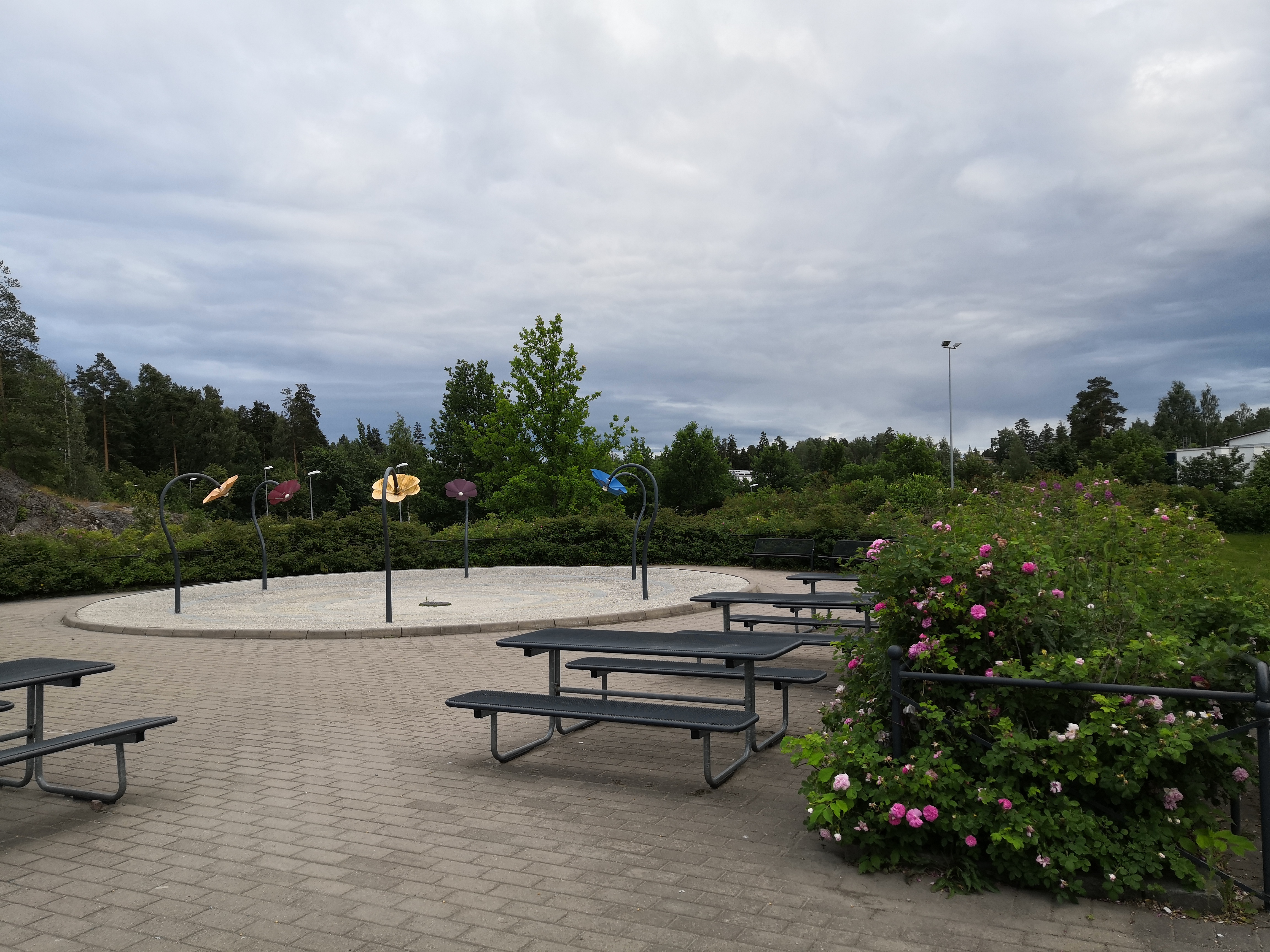 Päiväkoti Kipinäpuistossa, lapsia leikkimässä rephoto