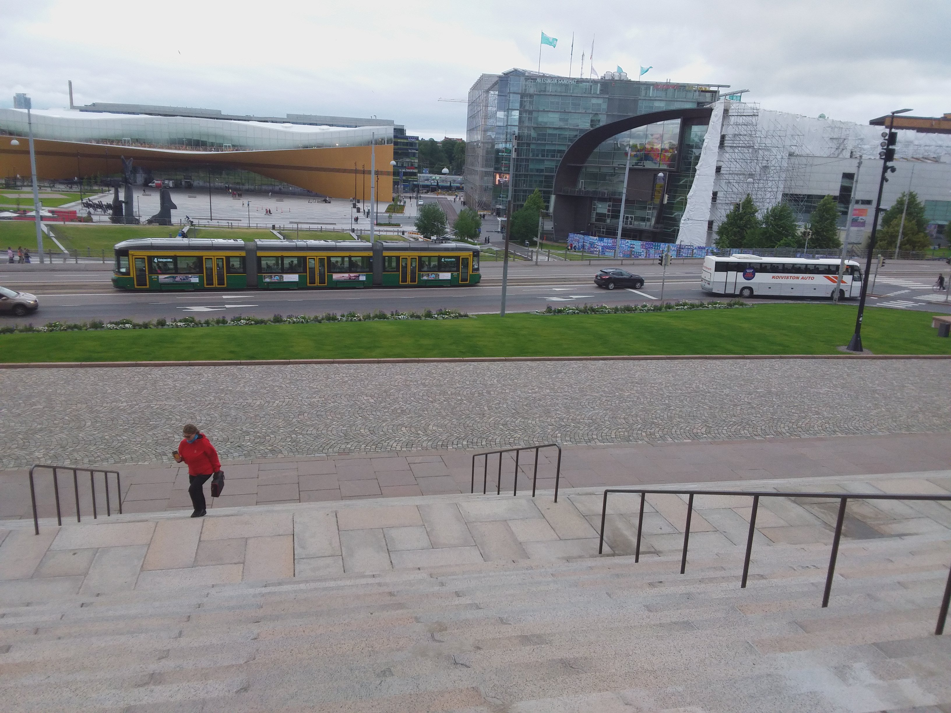 Mannerheimintie 30. Demonstration calling for democracy in High Schools in front of the House of Representatives rephoto