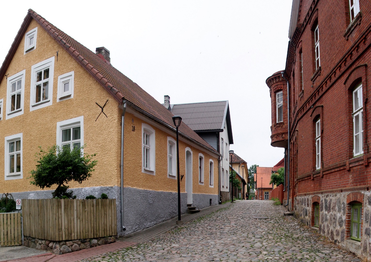 foto, Viljandi Pikk tn (Lutsu ja Lossi tn vahel) u 1965 rephoto