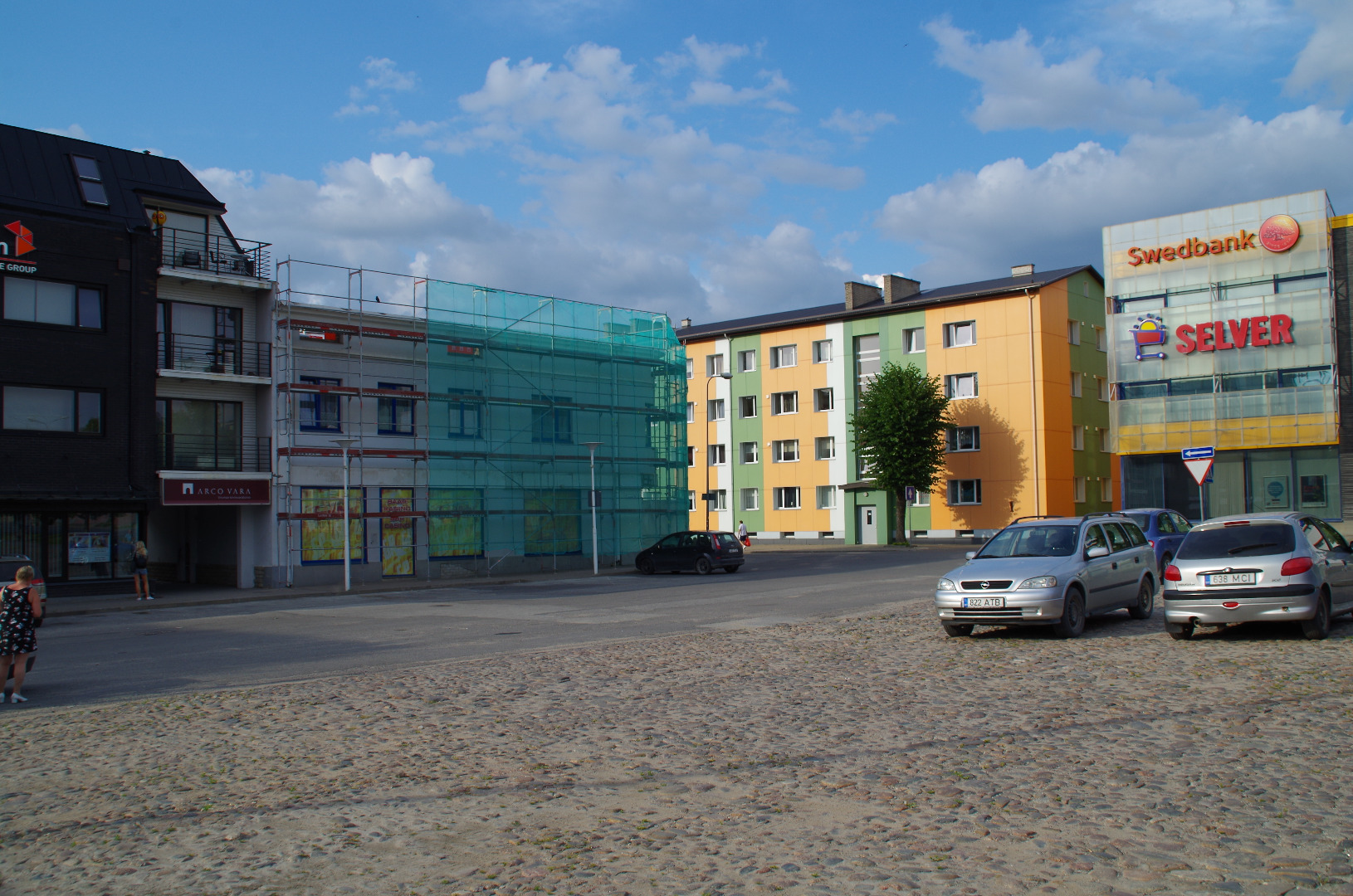 View from Rakvere Market Square to Komsomoli Street. rephoto