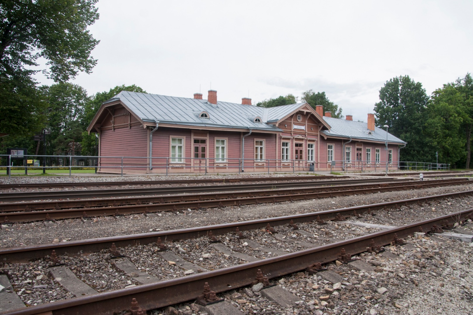 Elva station building (1900-1903) rephoto