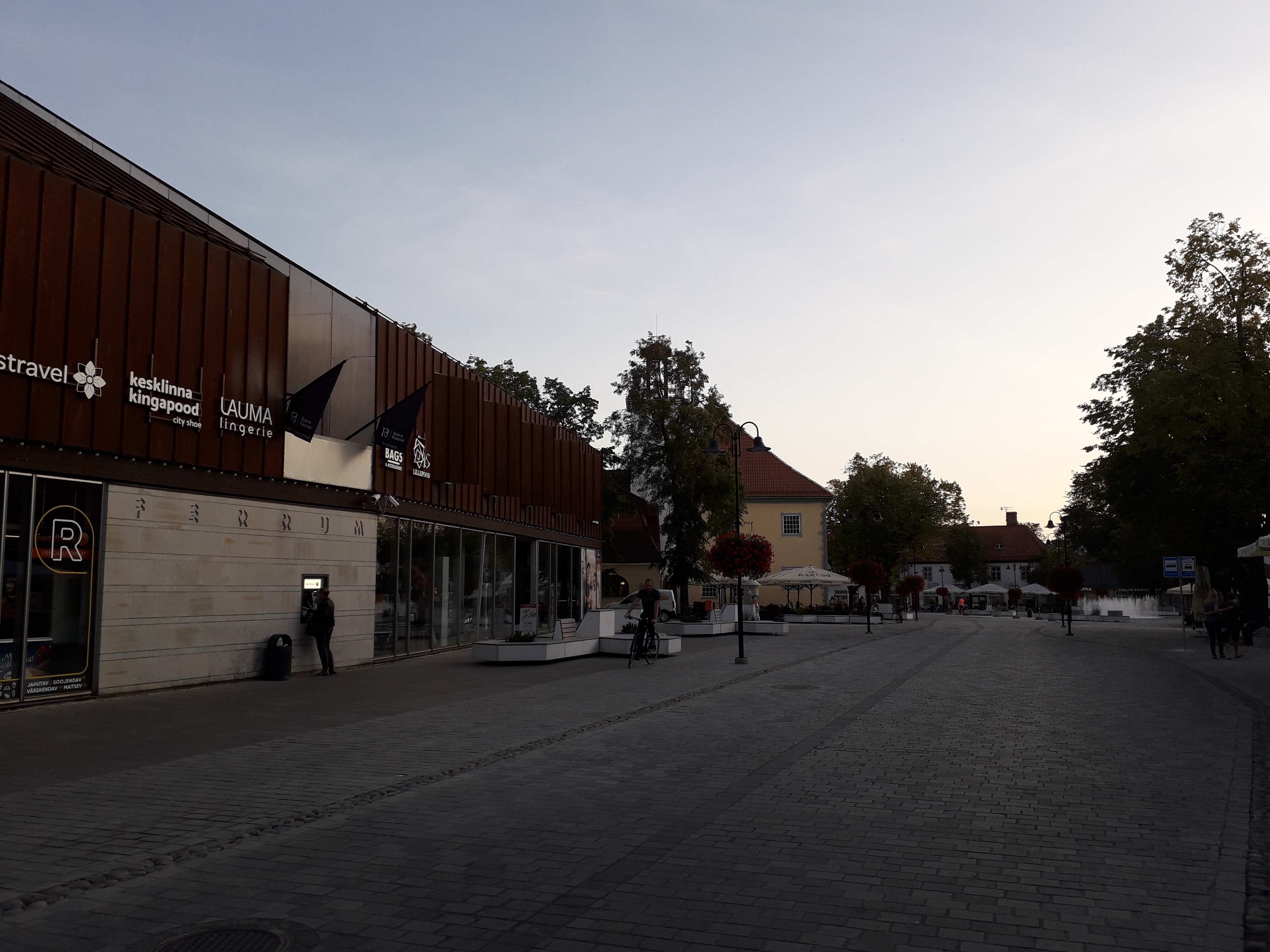 Vaade Raekojale ja turuplatsile rephoto
