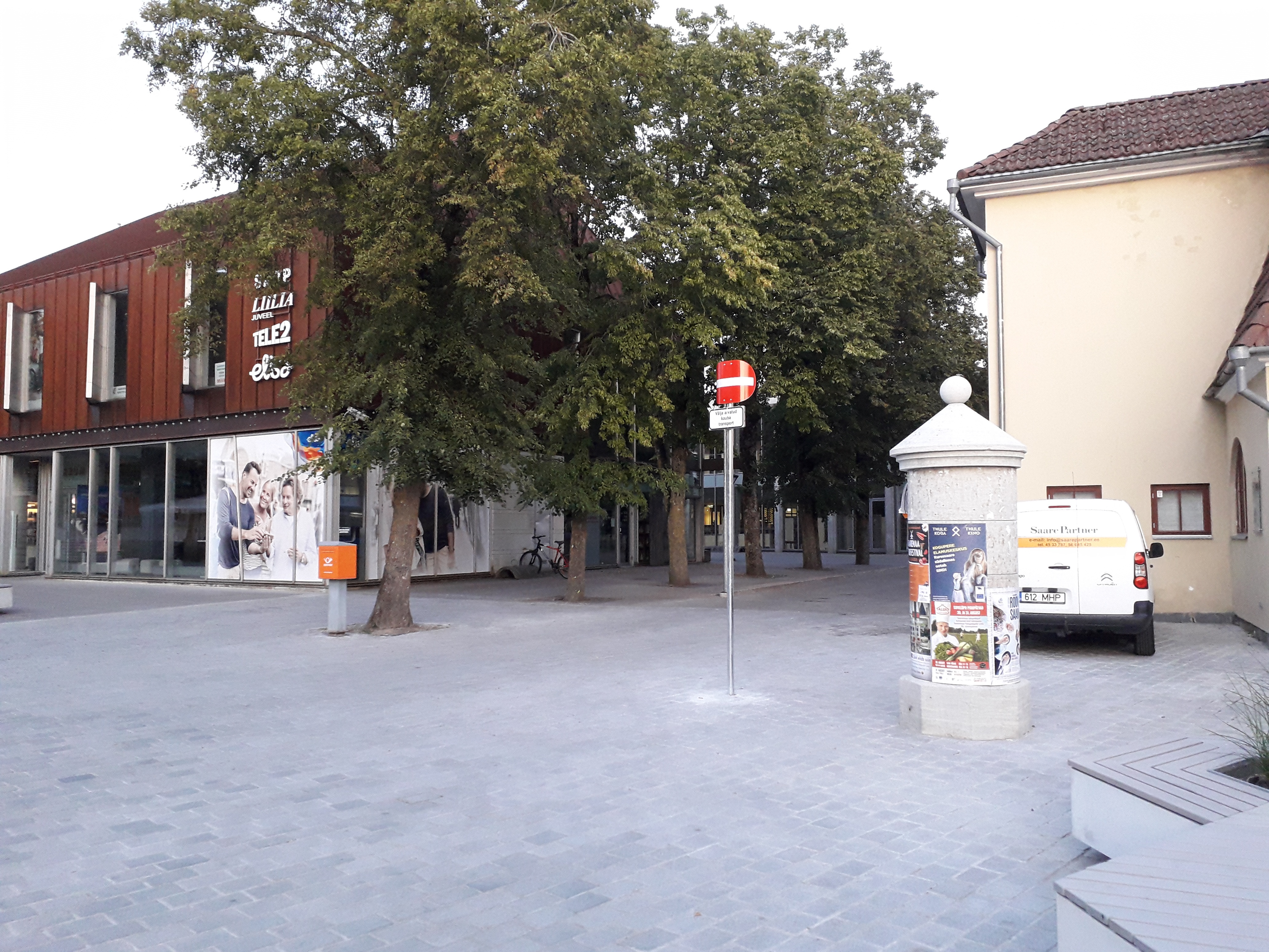 Saaremaa. Ajalehekiosk. rephoto