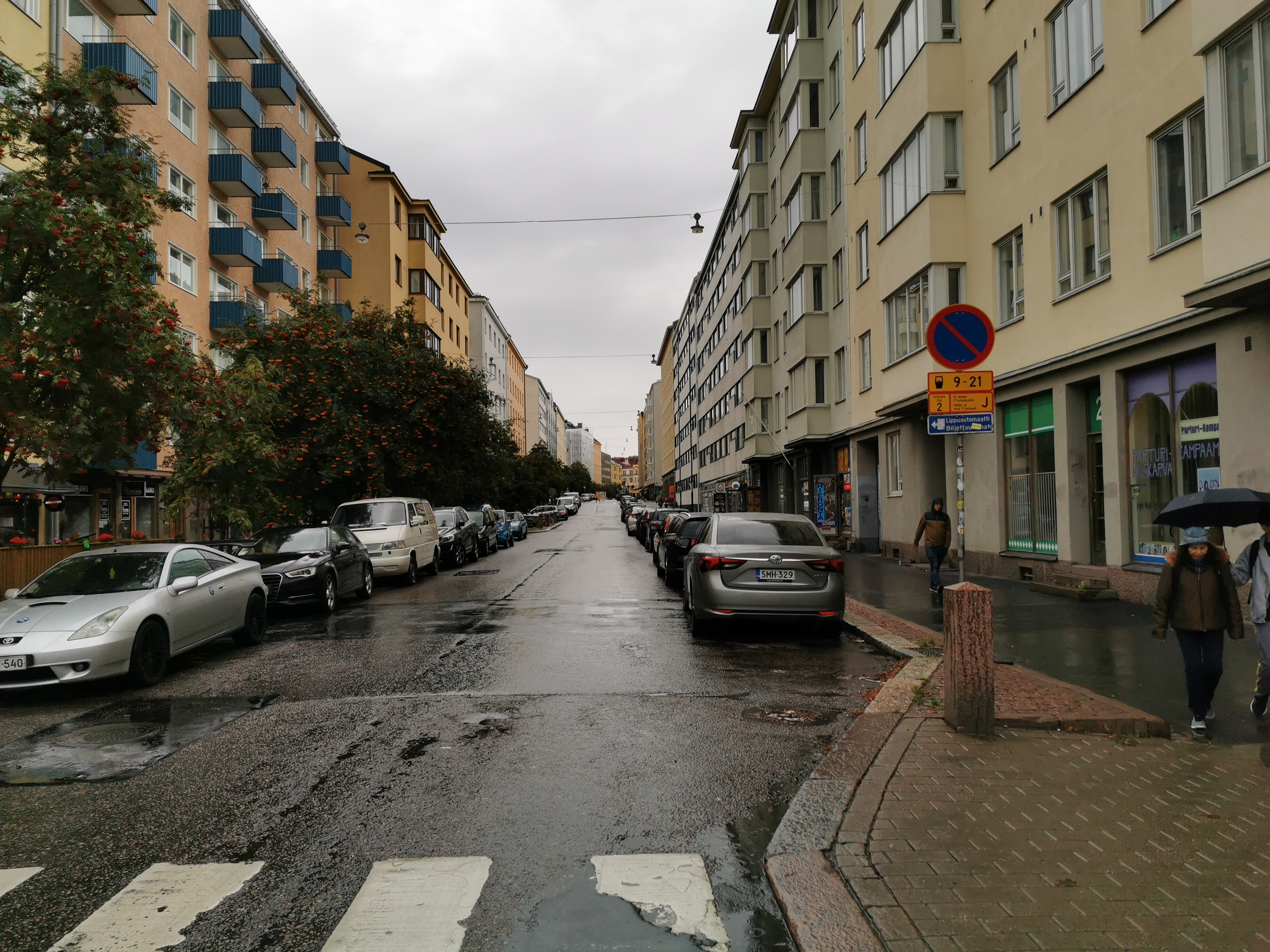 Vaasankatu 20, 18, 16, 14, 29, 27, 25,  kuvattu Fleminginkadulta. rephoto