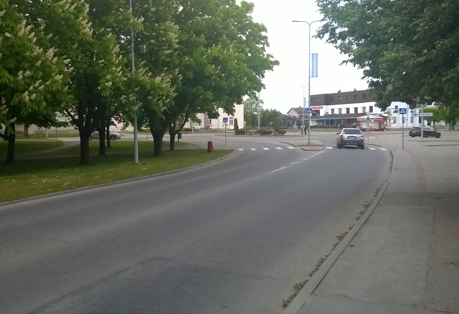 Keila keskväljak. Vaade Haapsalu maanteelt kultuurimajale ja kinole rephoto
